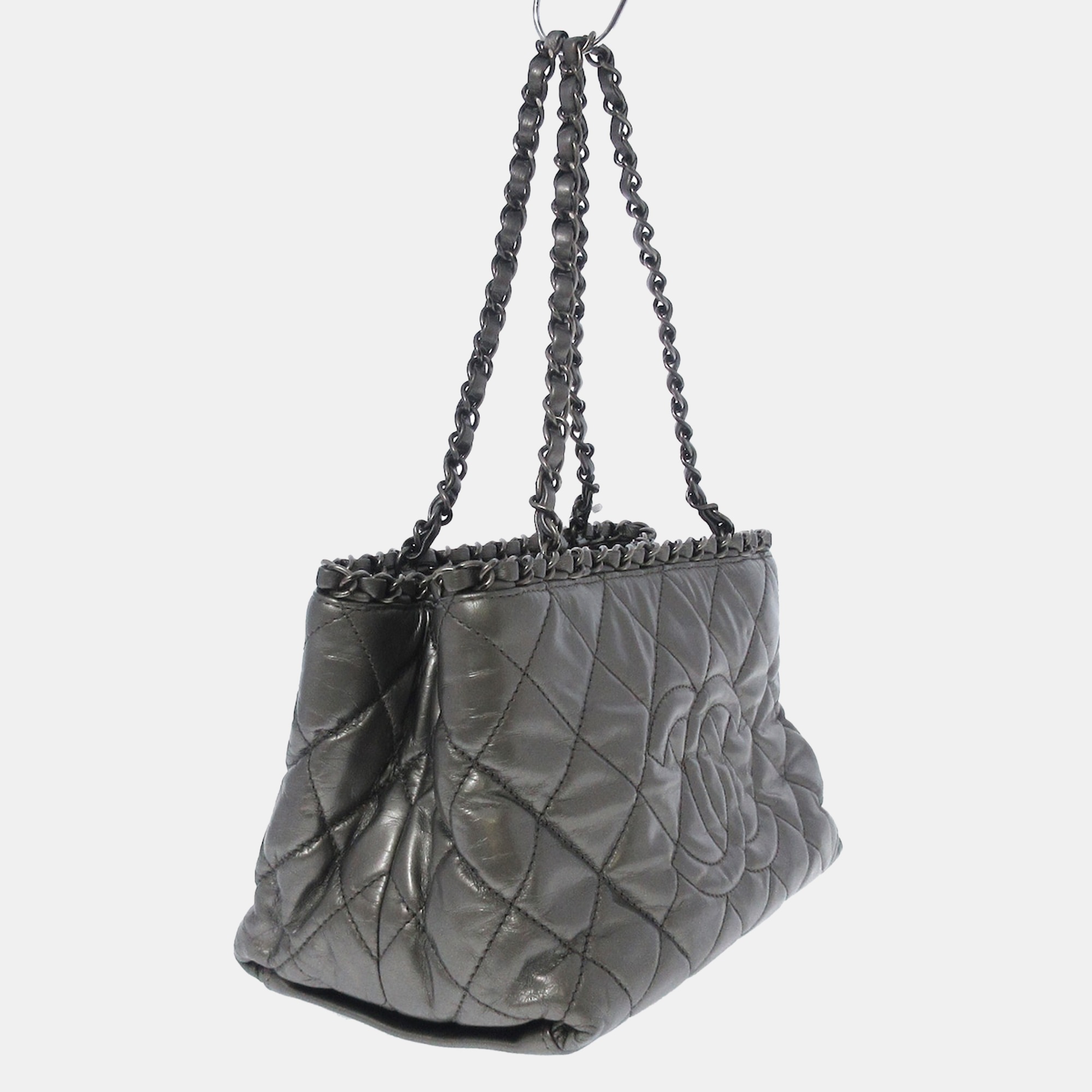 

Chanel Silver Small Chain Me Tote