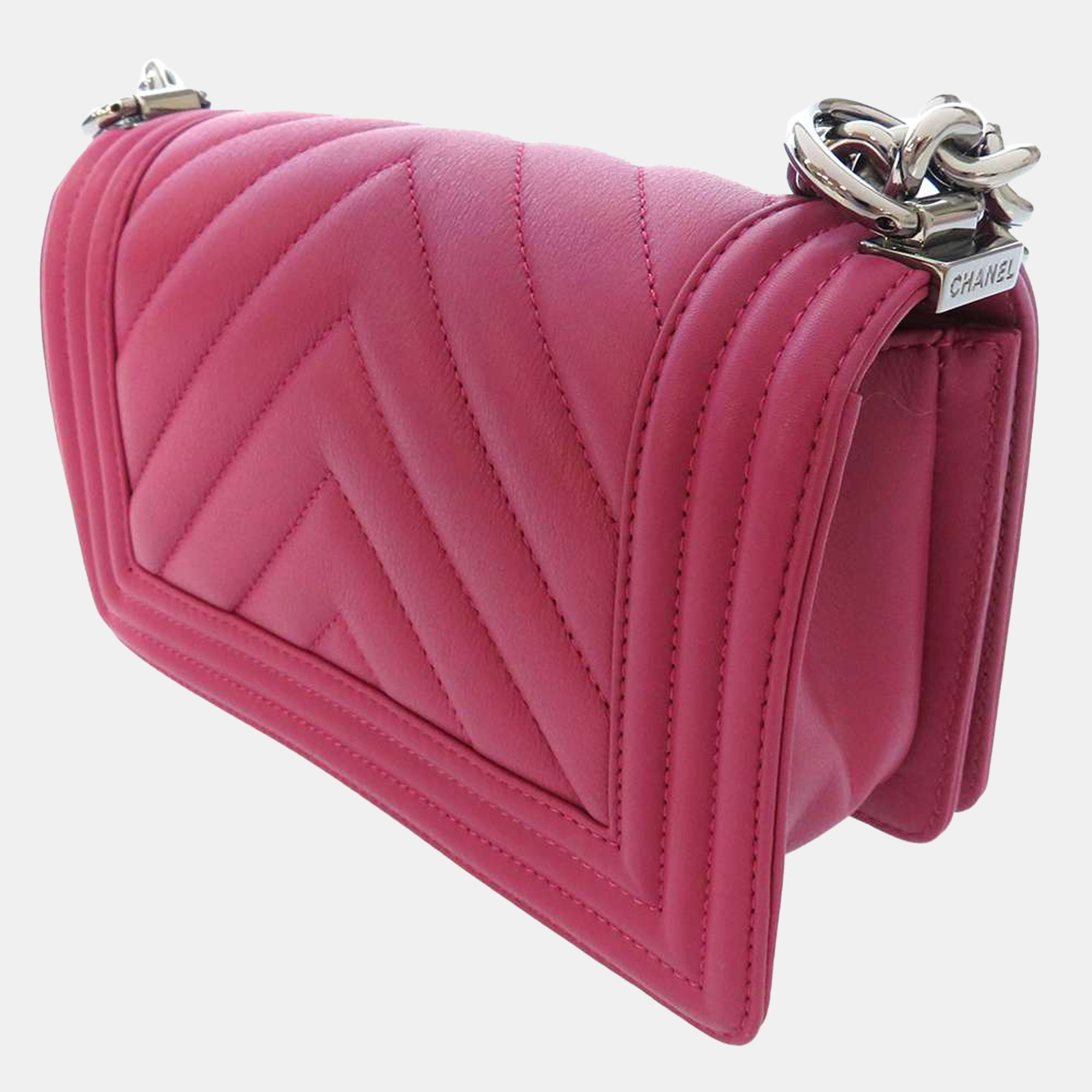 

Chanel Red Leather Chevron Boy Flap Bag