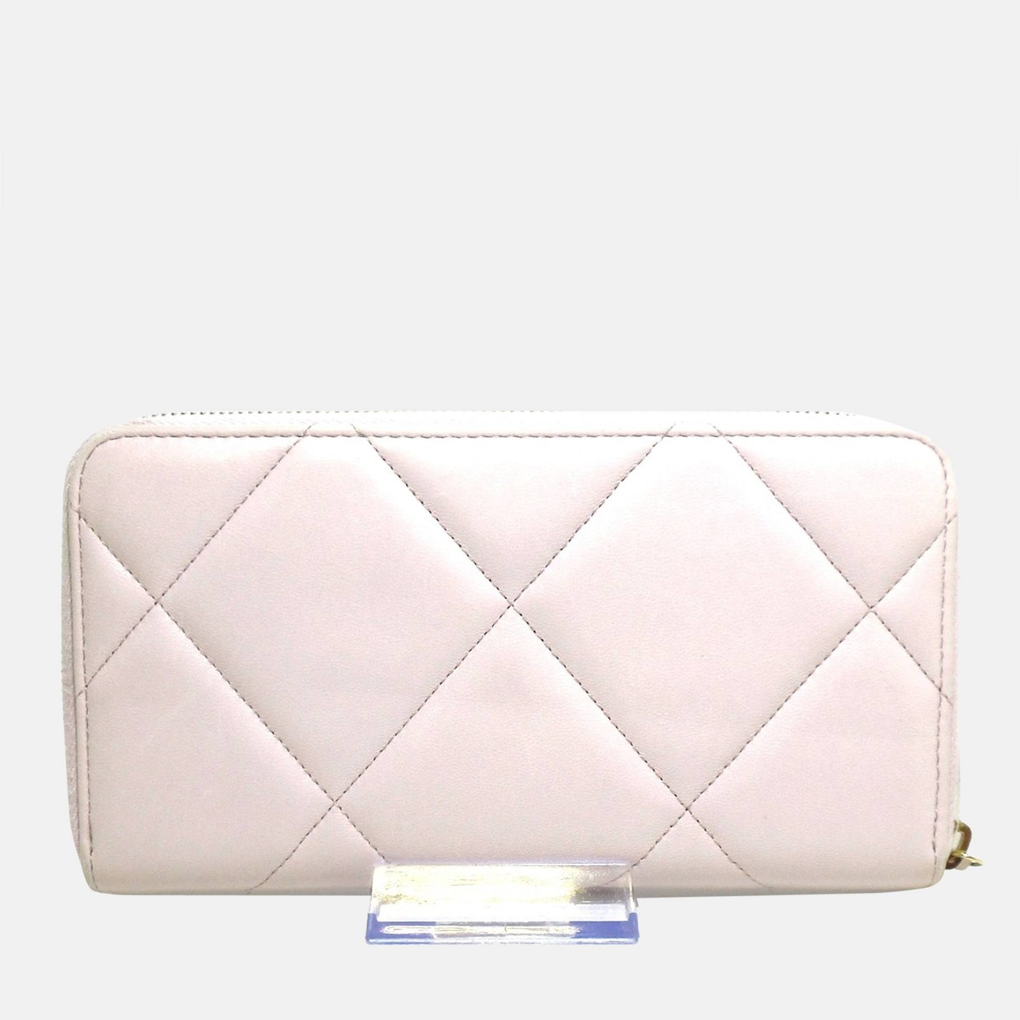 

Chanel White Leather 19 Zip Around Wallet