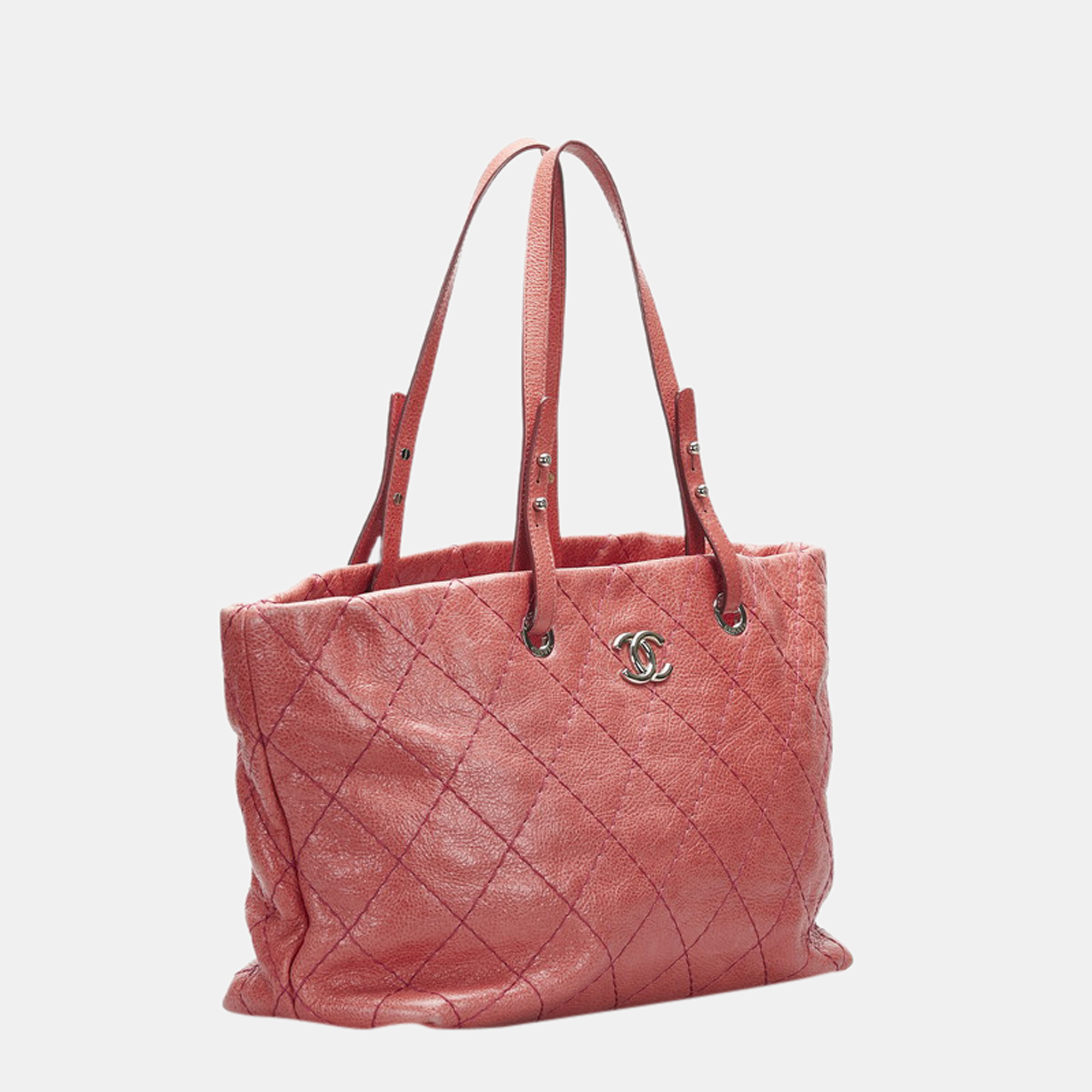 

Chanel Red Aged Leather Tote Bag