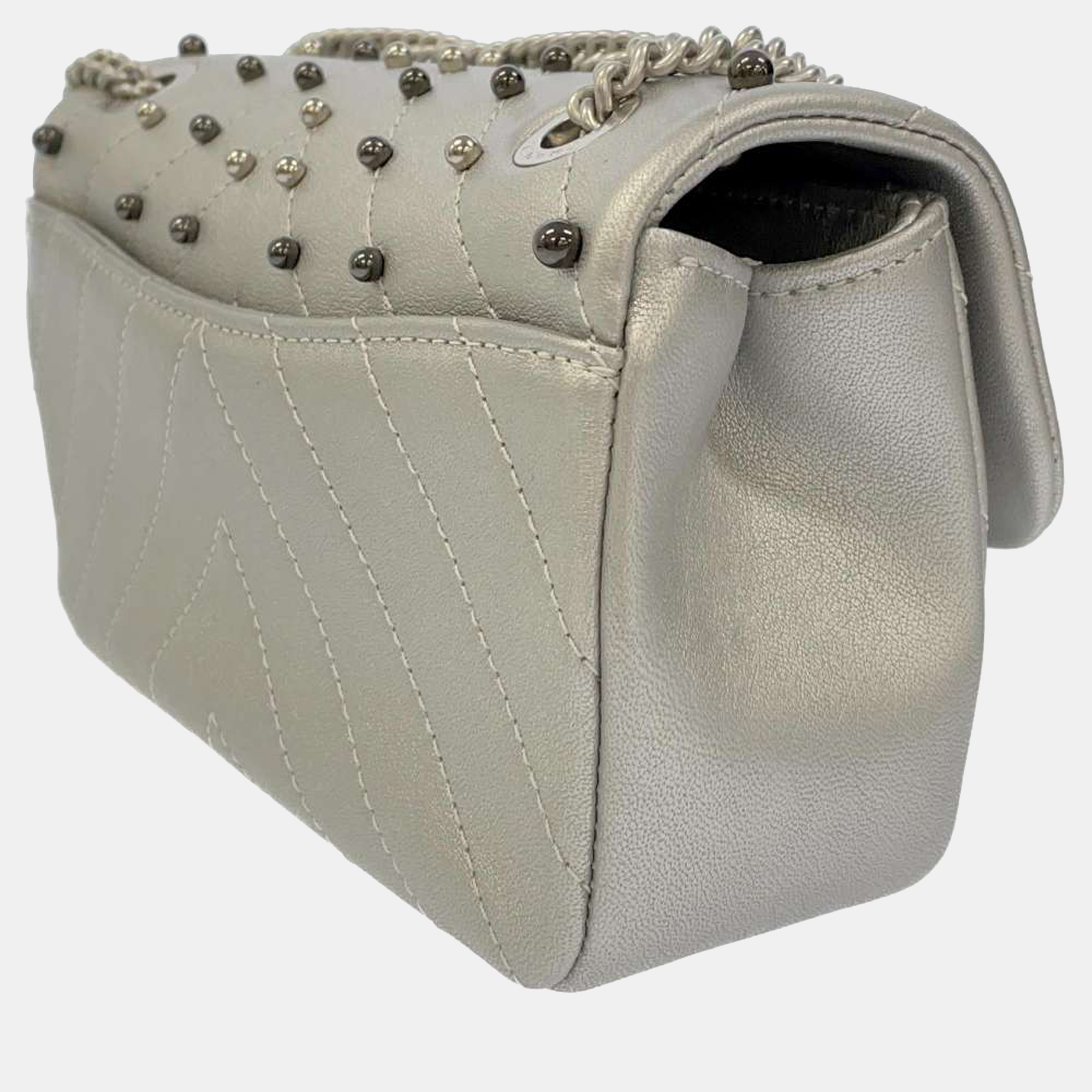 

Chanel Metallic Silver Leather Rectangular Mini Chevron Stud Wars Flap Shoulder Bag