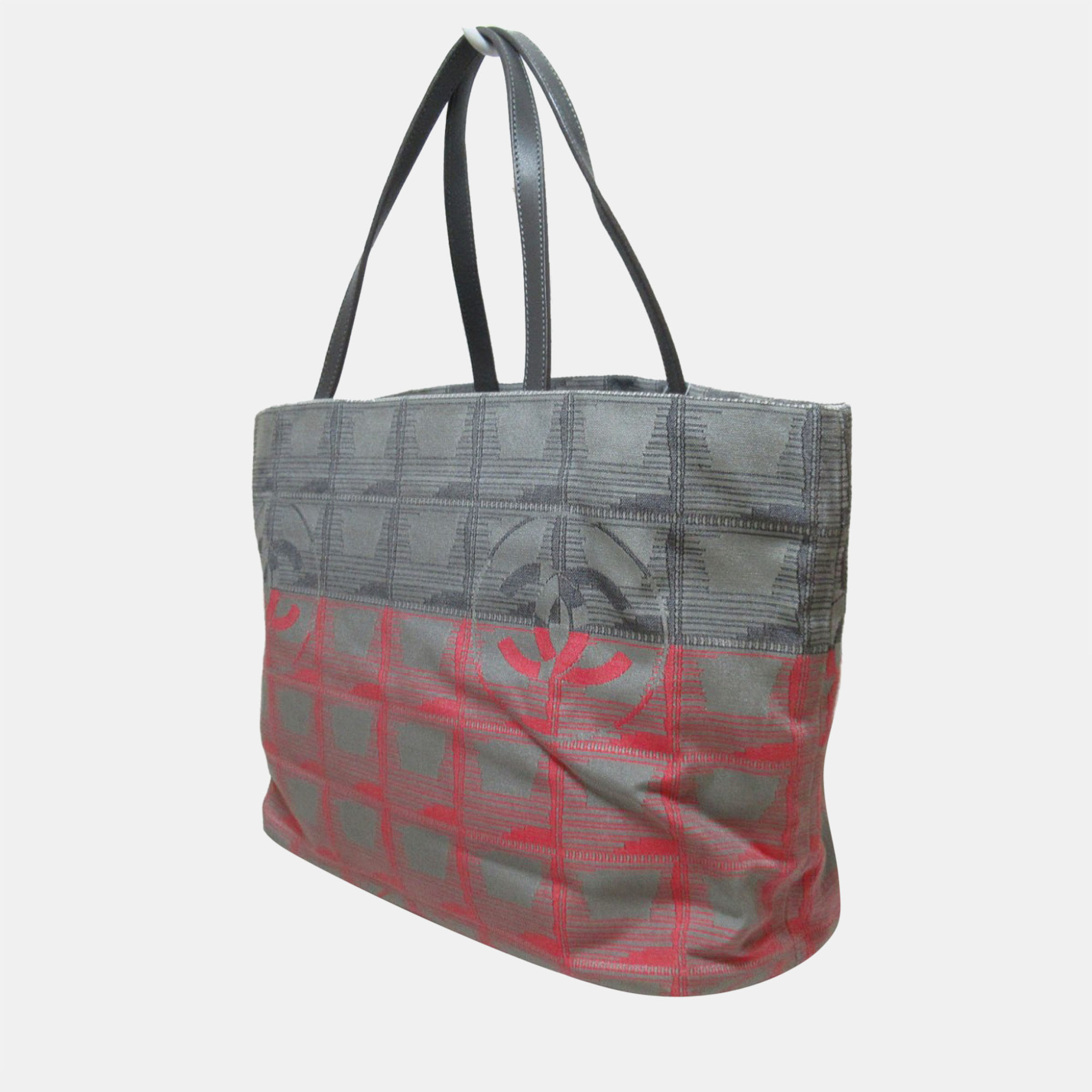

Chanel Grey/Pink Fabric CC Tote Bag