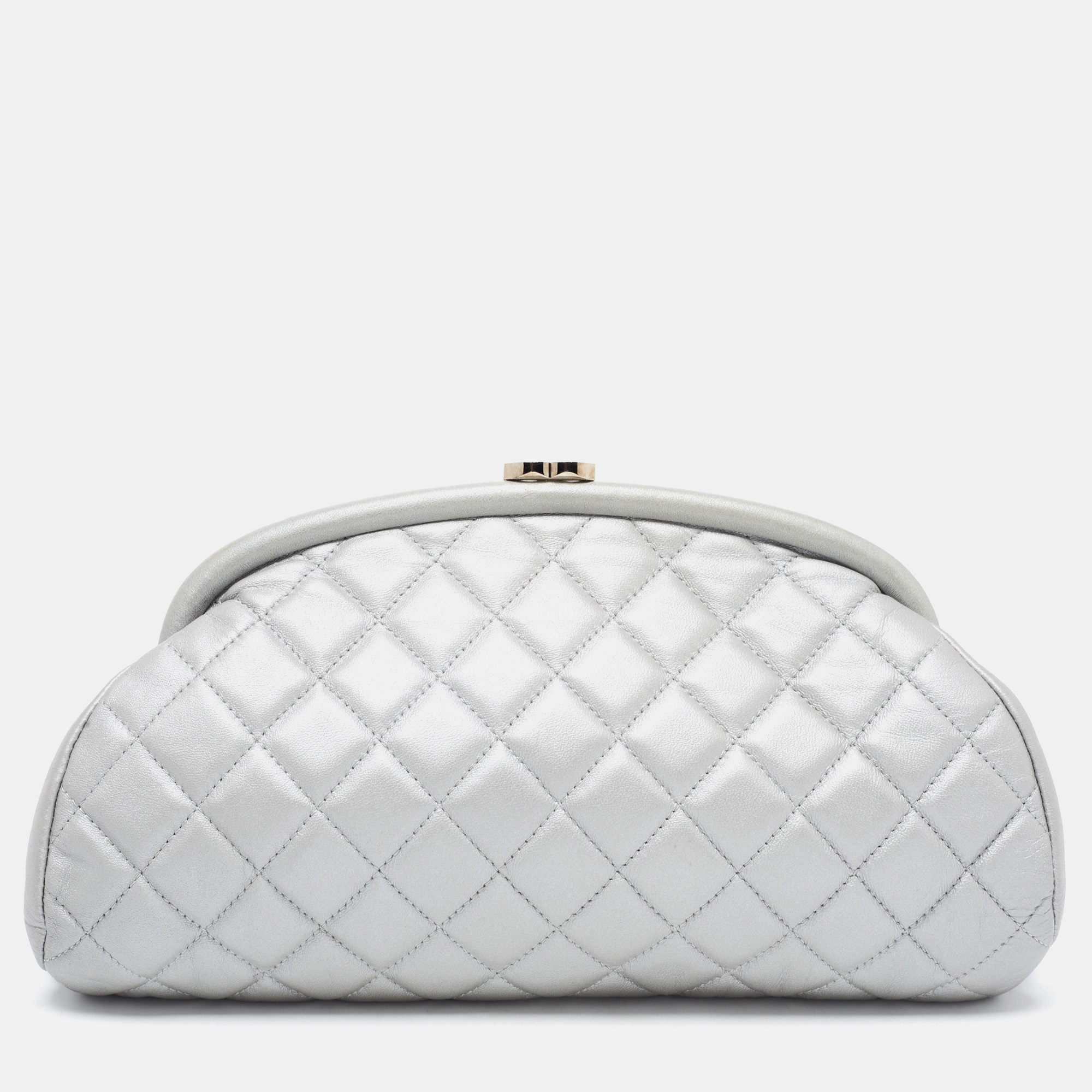 Pre Owned Chanel Silver Quilted Caviar Leather Timeless Clutch