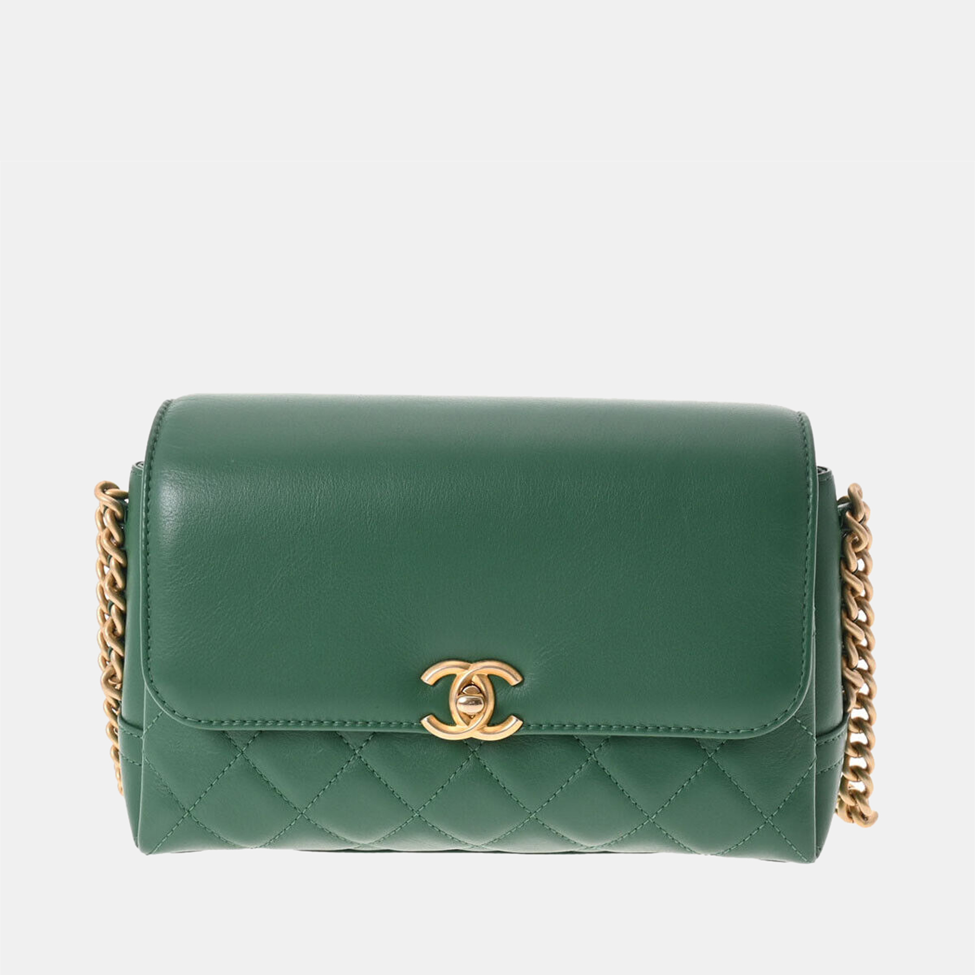 Pre-owned Chanel Green Lambskin Leather Cc Shoulder Bag