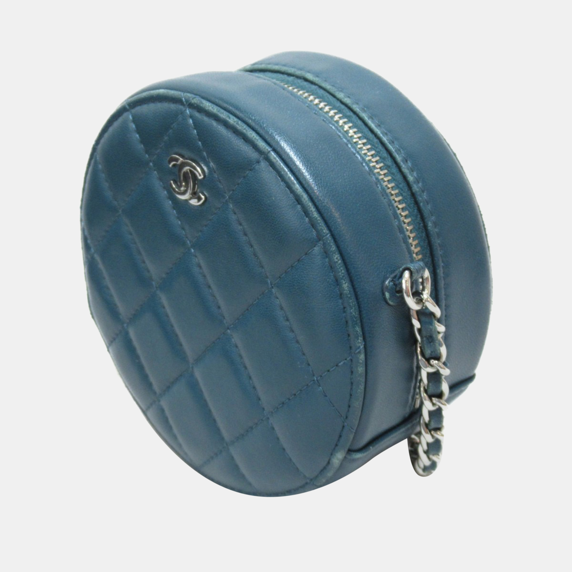 

Chanel Green Leather Round As Earth Quilted Crossbody Bag