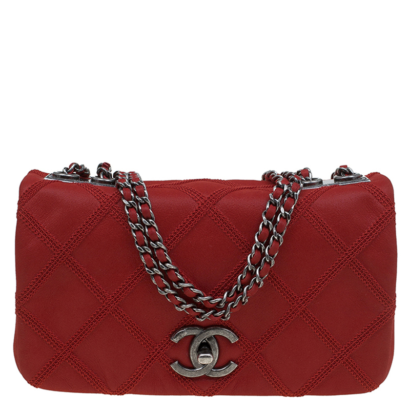 Pre Owned Chanel Red Diamond Stitch Leather Mini Flap Bag