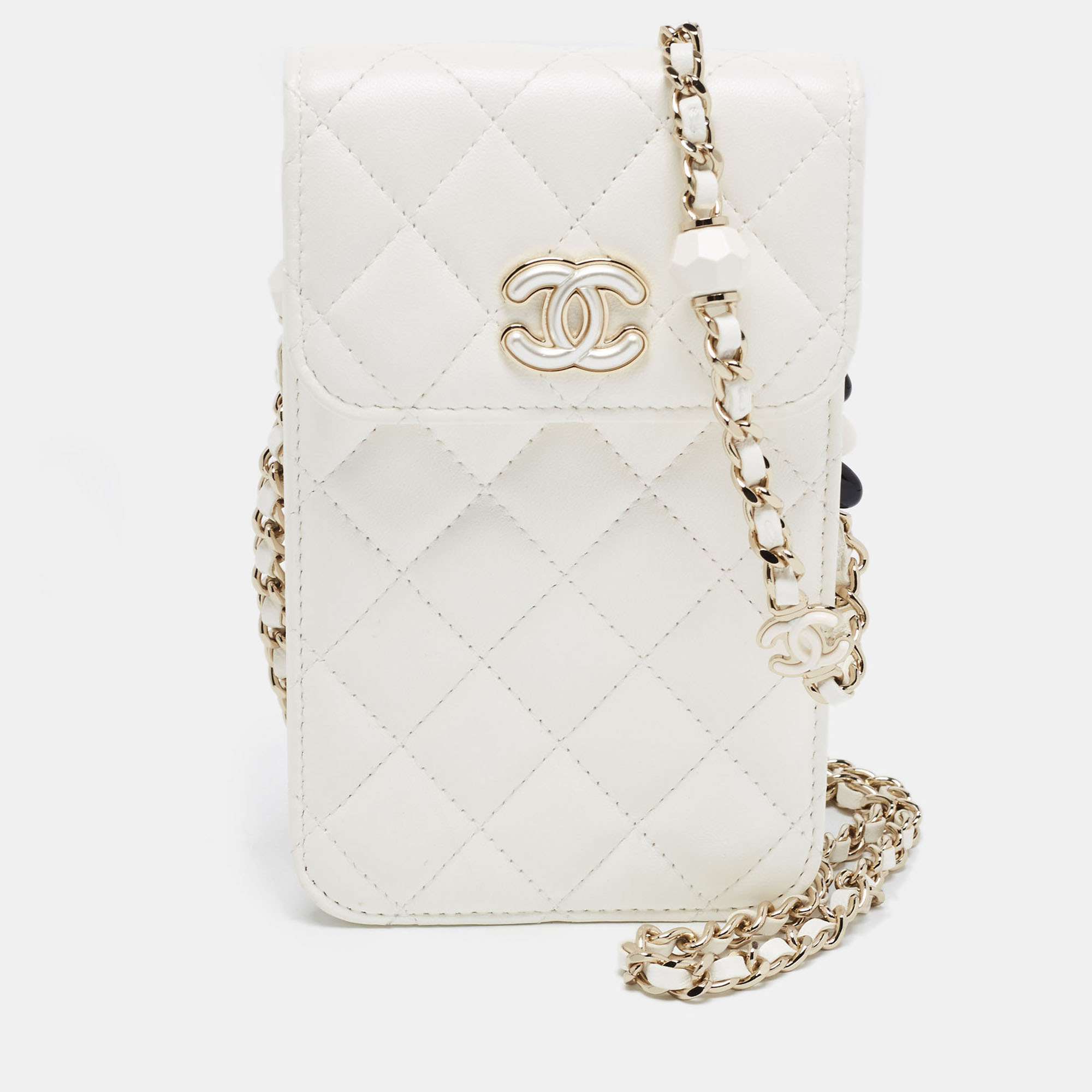 Pre Owned Chanel White Quilted Leather CC Pearl Phone Case Crossbody Bag