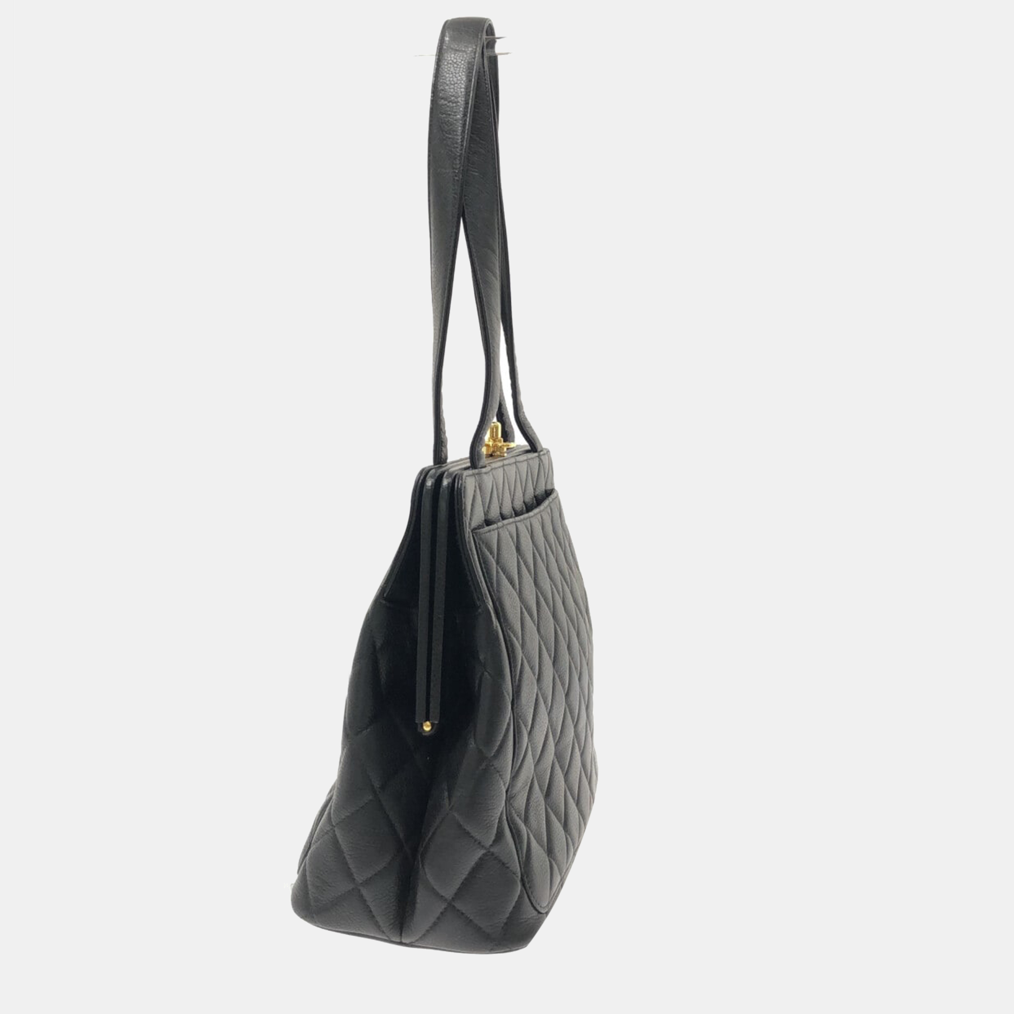 

Chanel Black Leather shoulder bag