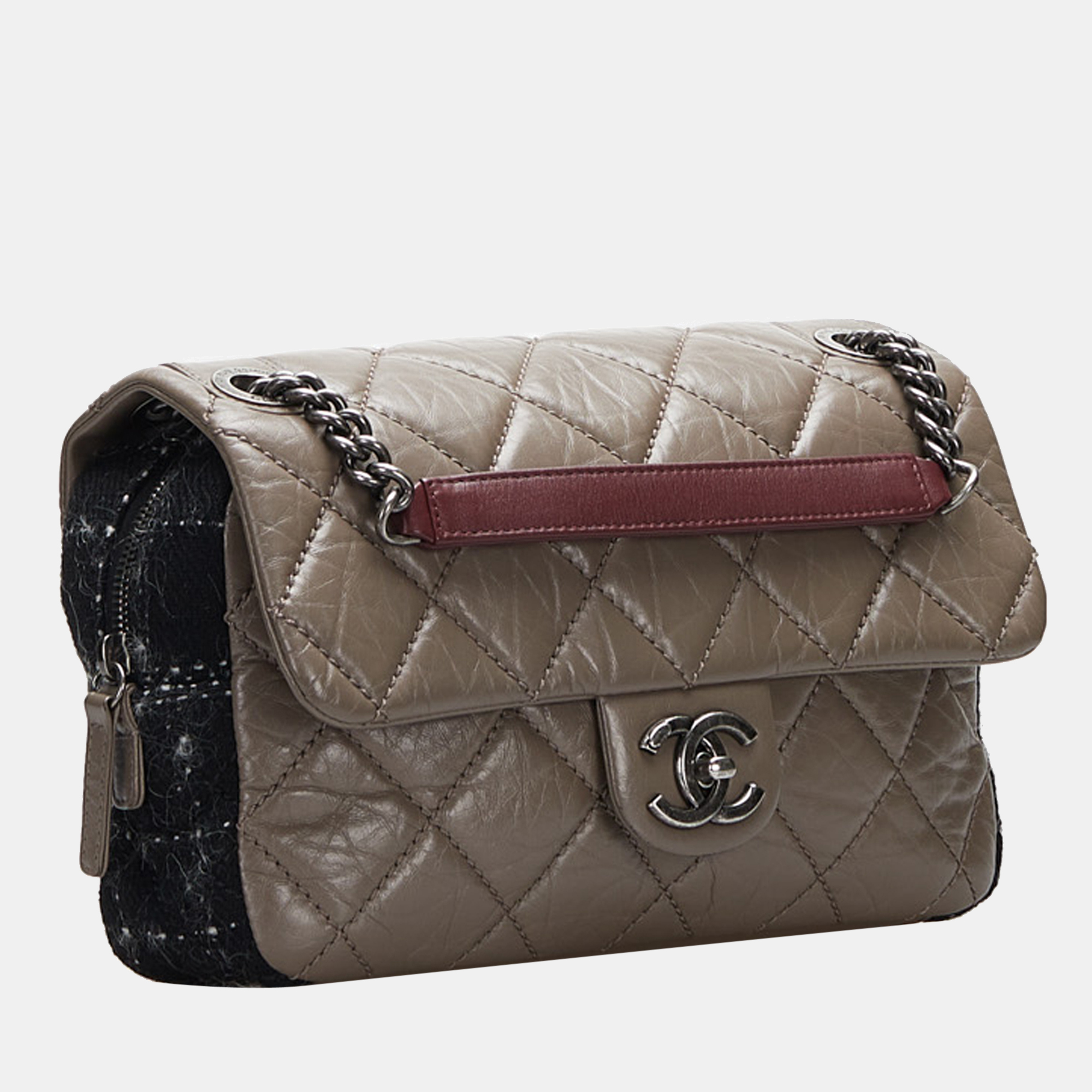 

Chanel Brown Glazed Matelasse Portobello Flap Bag