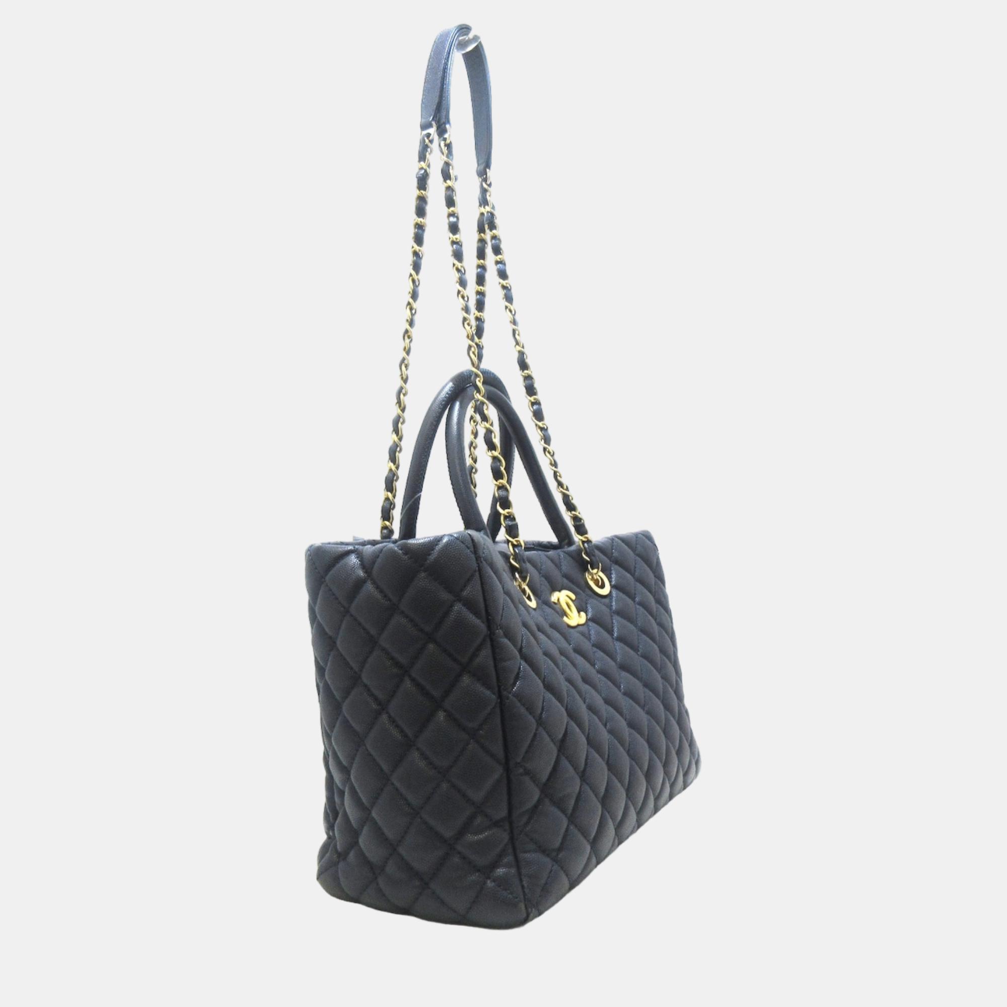 

Chanel Blue Lambskin Leather CC Shoulder Bag, Navy blue