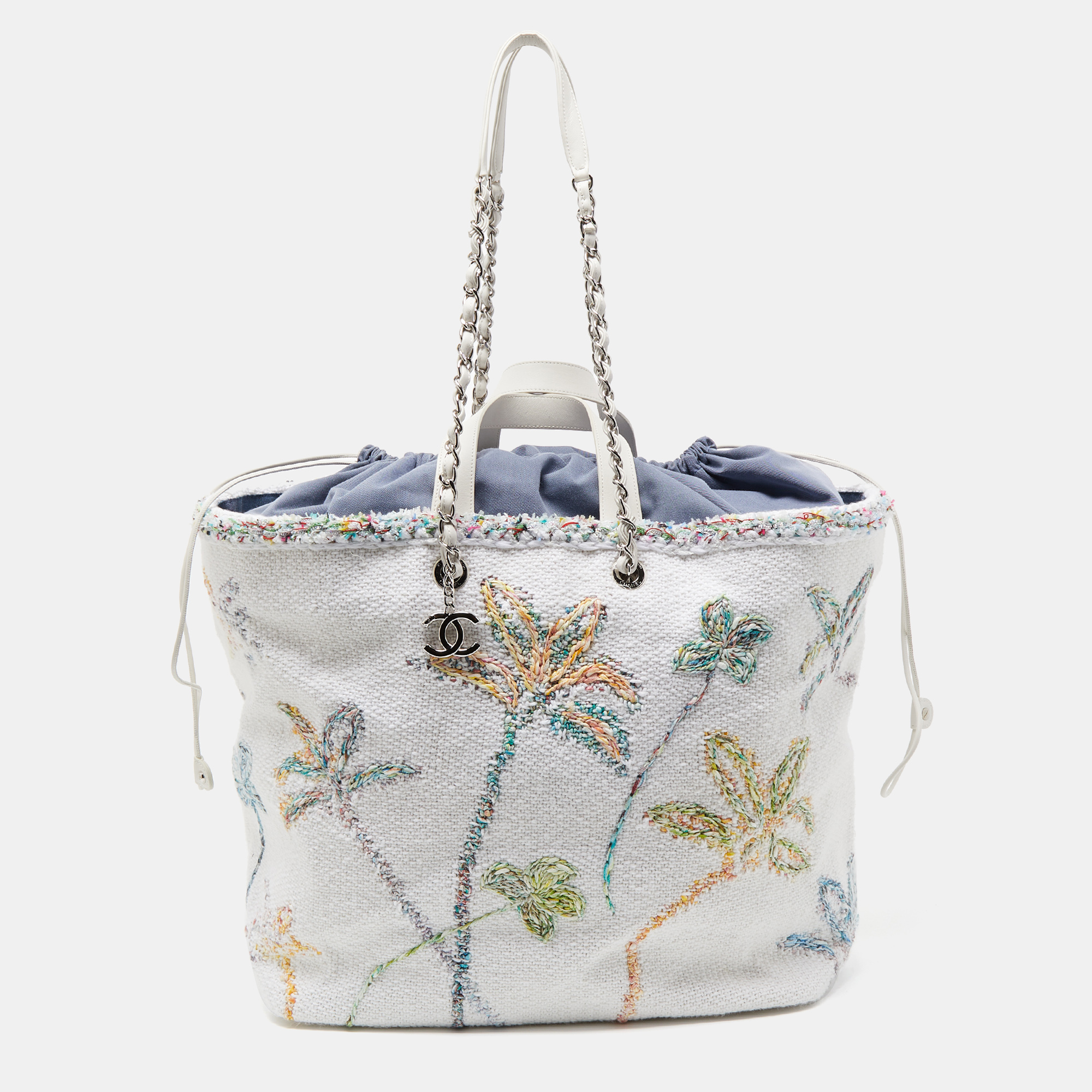 

Chanel White/Multicolor Knitted Floral Fabric  Drawstring Shopper Tote