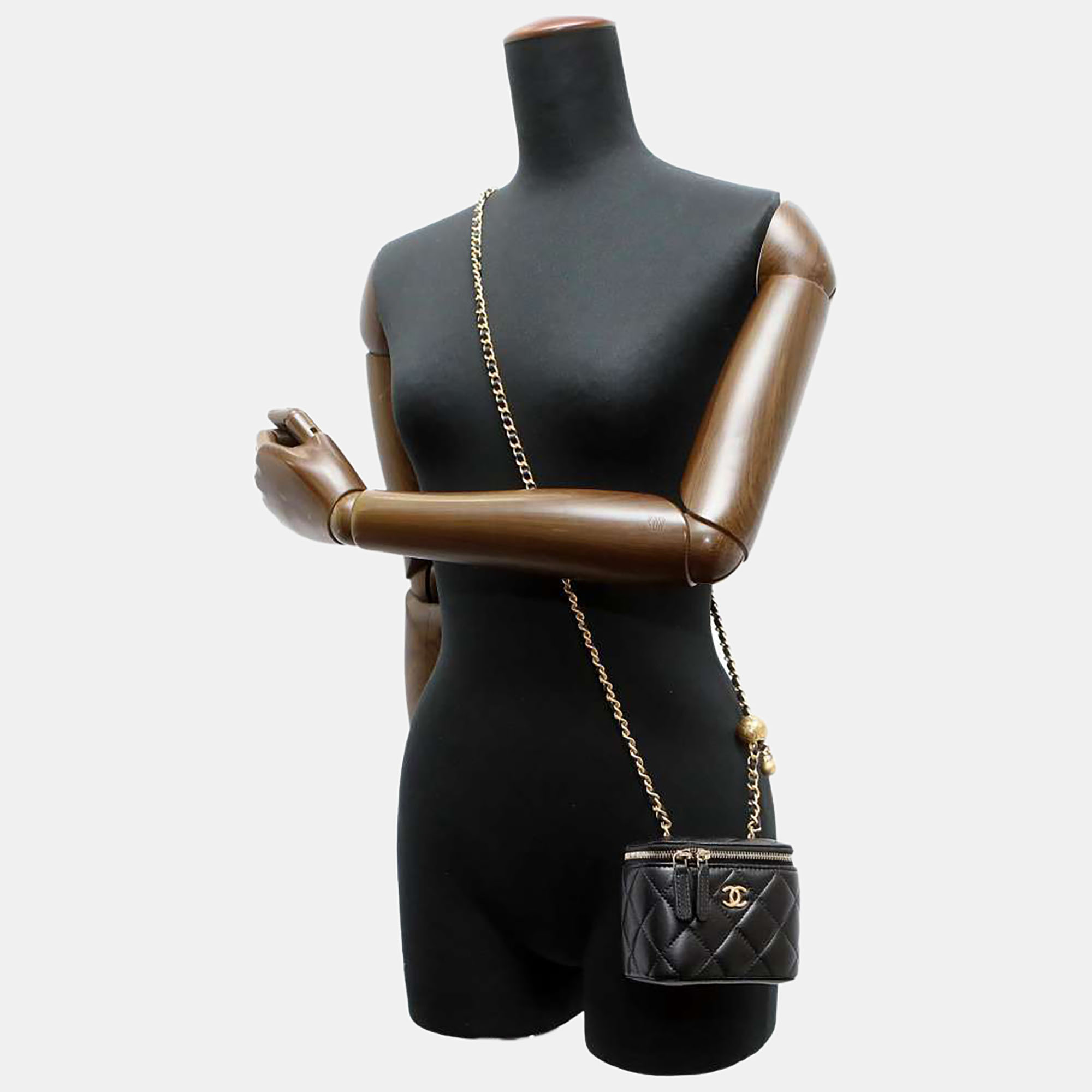 

Chanel Black Leather Small Vanity Case Shoulder Bag