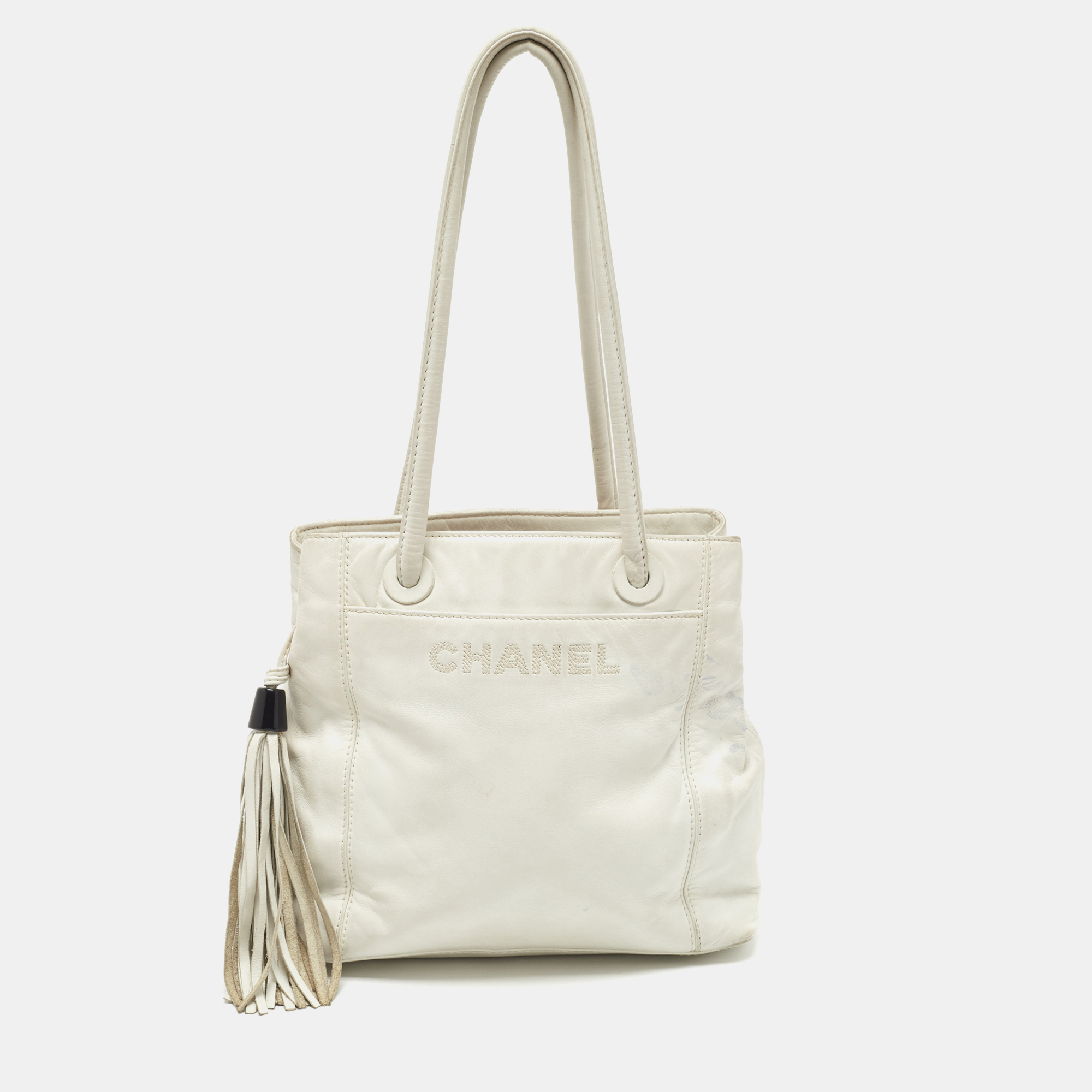 

Chanel White Leather Vintage CC Tassel Bag