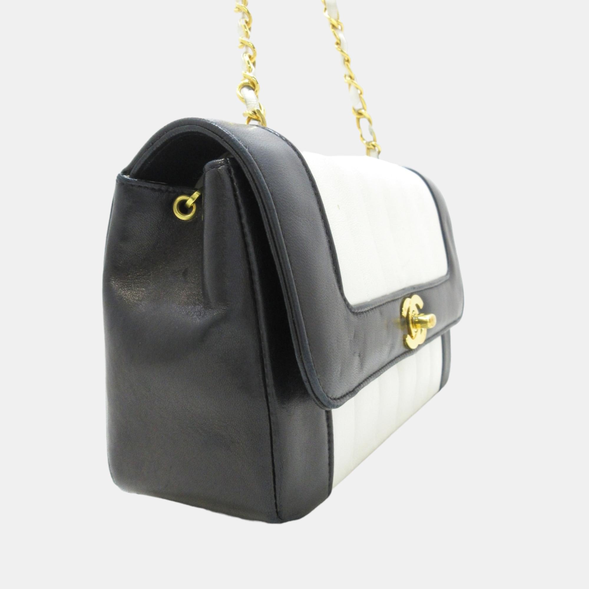 

Chanel White Leather Mademoiselle shoulder bag