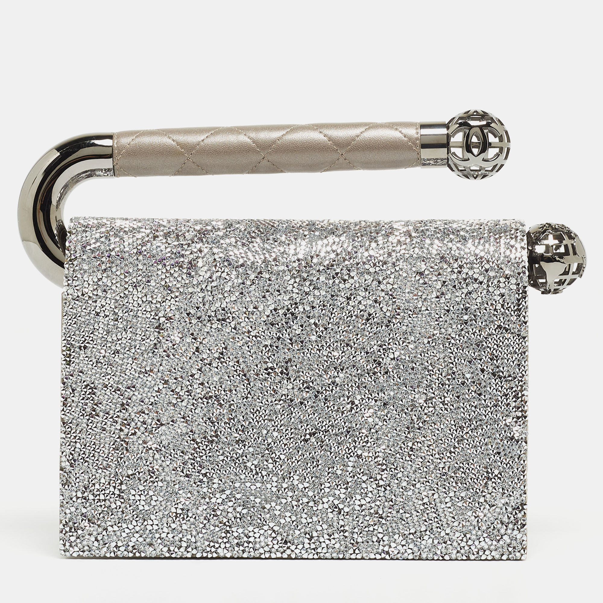 مملوكة مسبقًا Chanel Grey/Silver Leather Strass Around The World Clutch