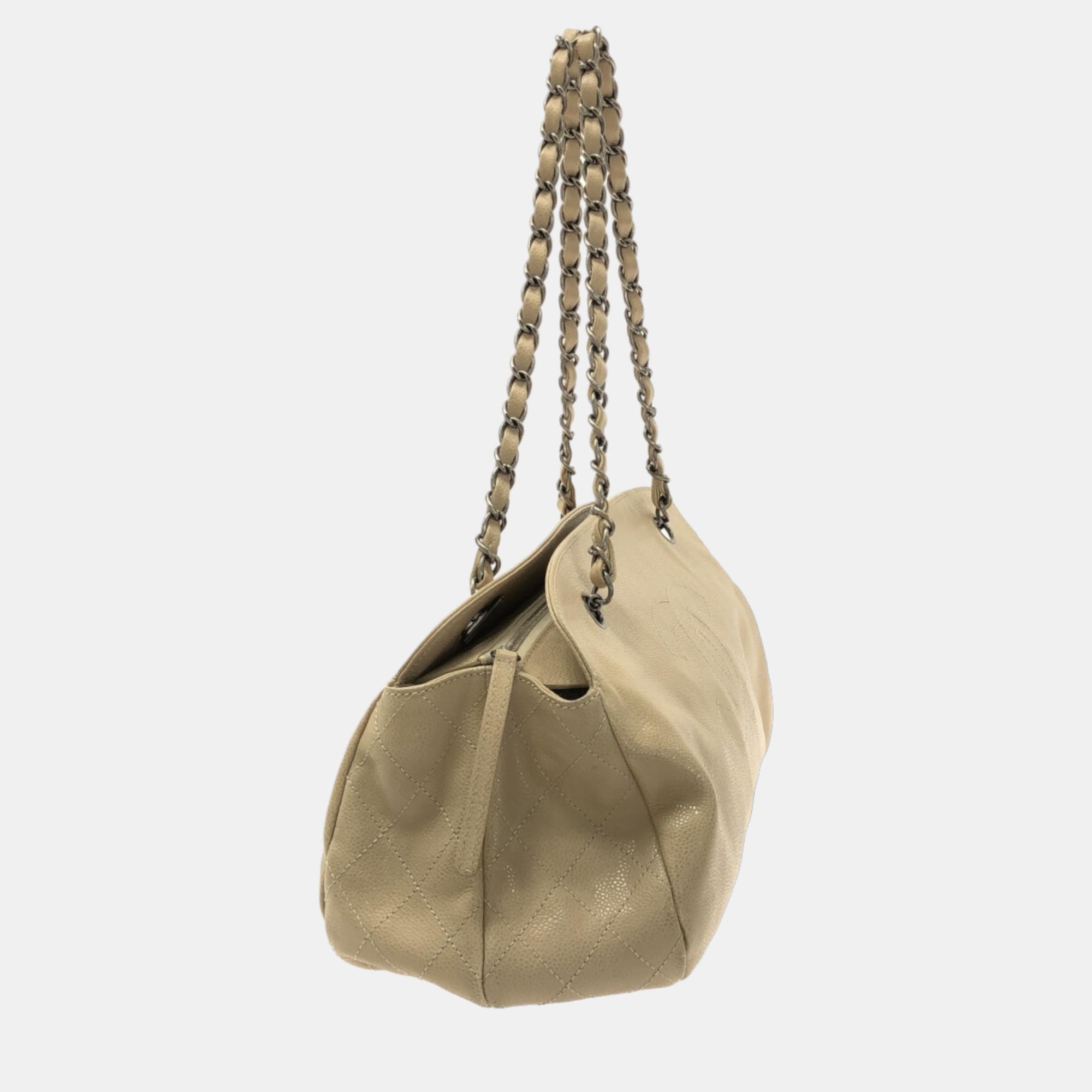 

Chanel Beige Leather Bowling shoulder Bag