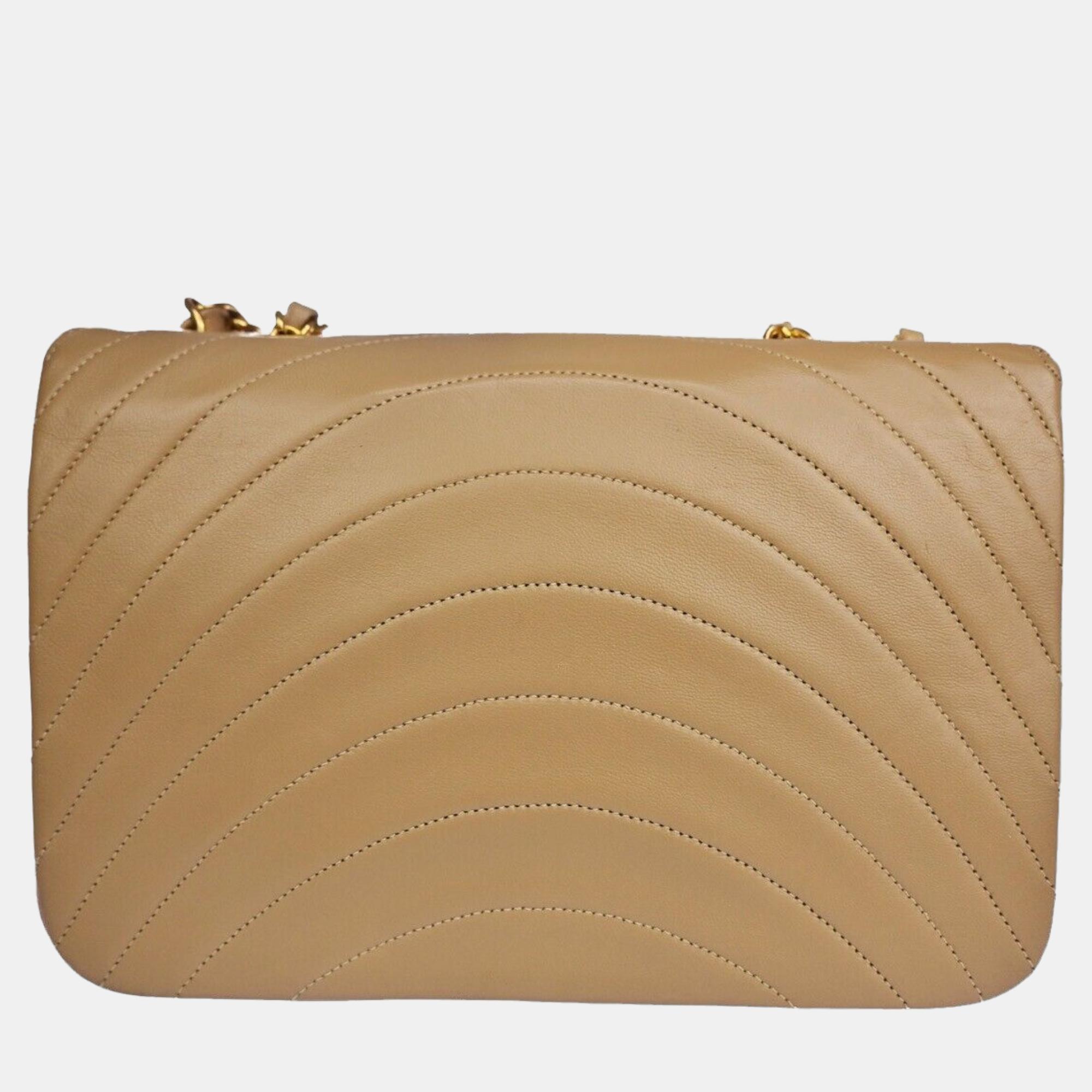 

Chanel Vintage Beige Leather shoulder Bag