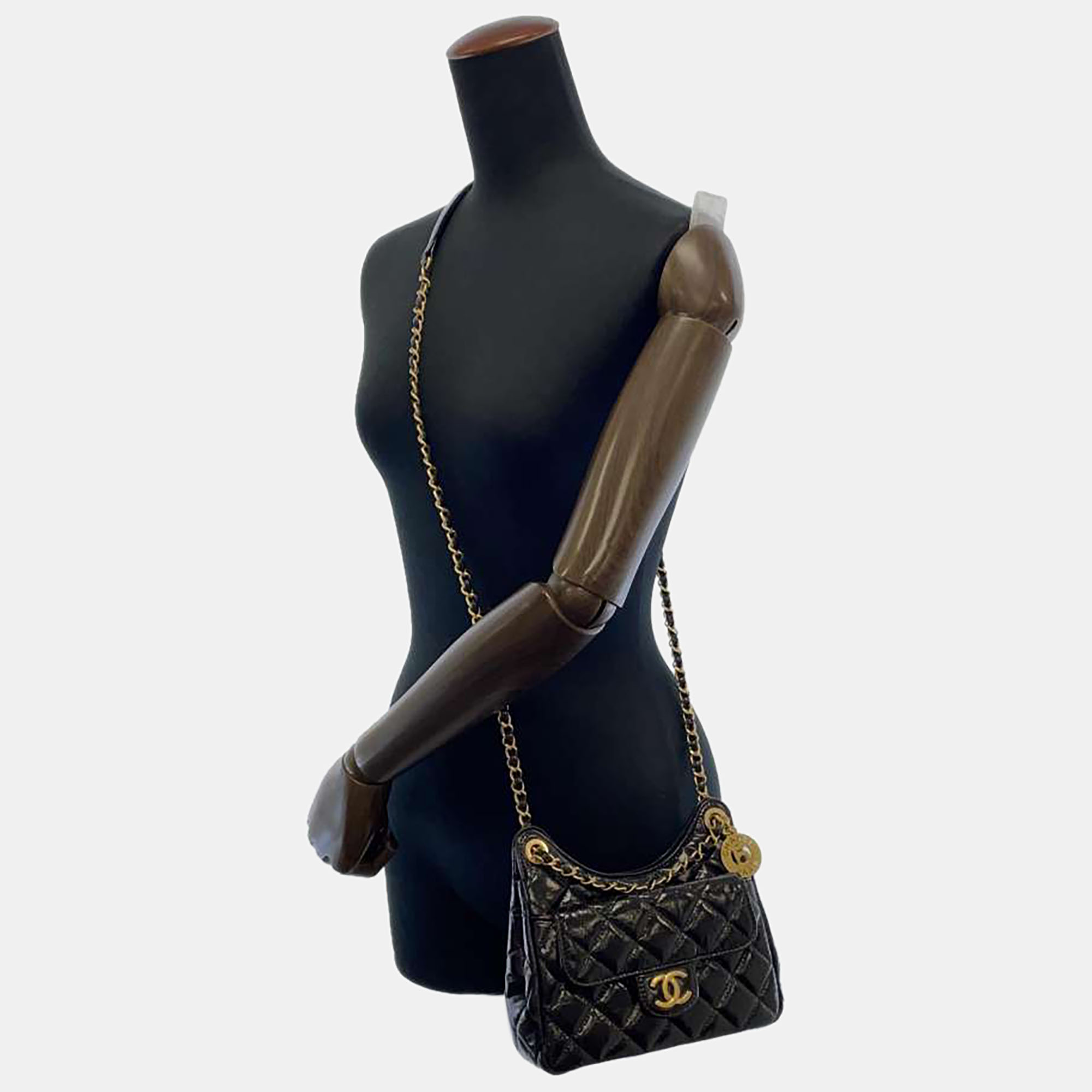 

Chanel Black Shiny Calfskin Leather Small Wavy CC Hobo Bag