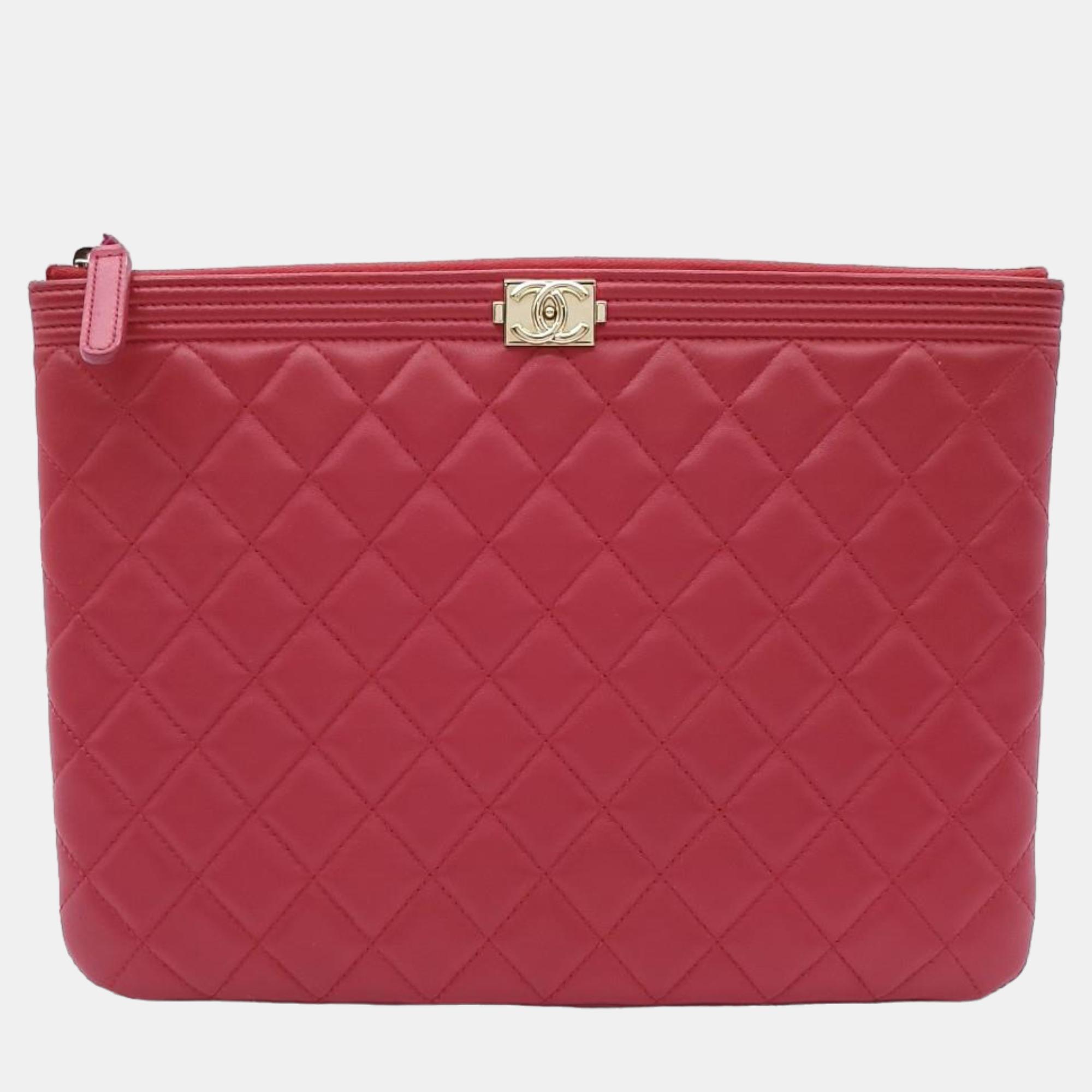 

Chanel Red Leather Lambskin O Case Boy Clutch Bag