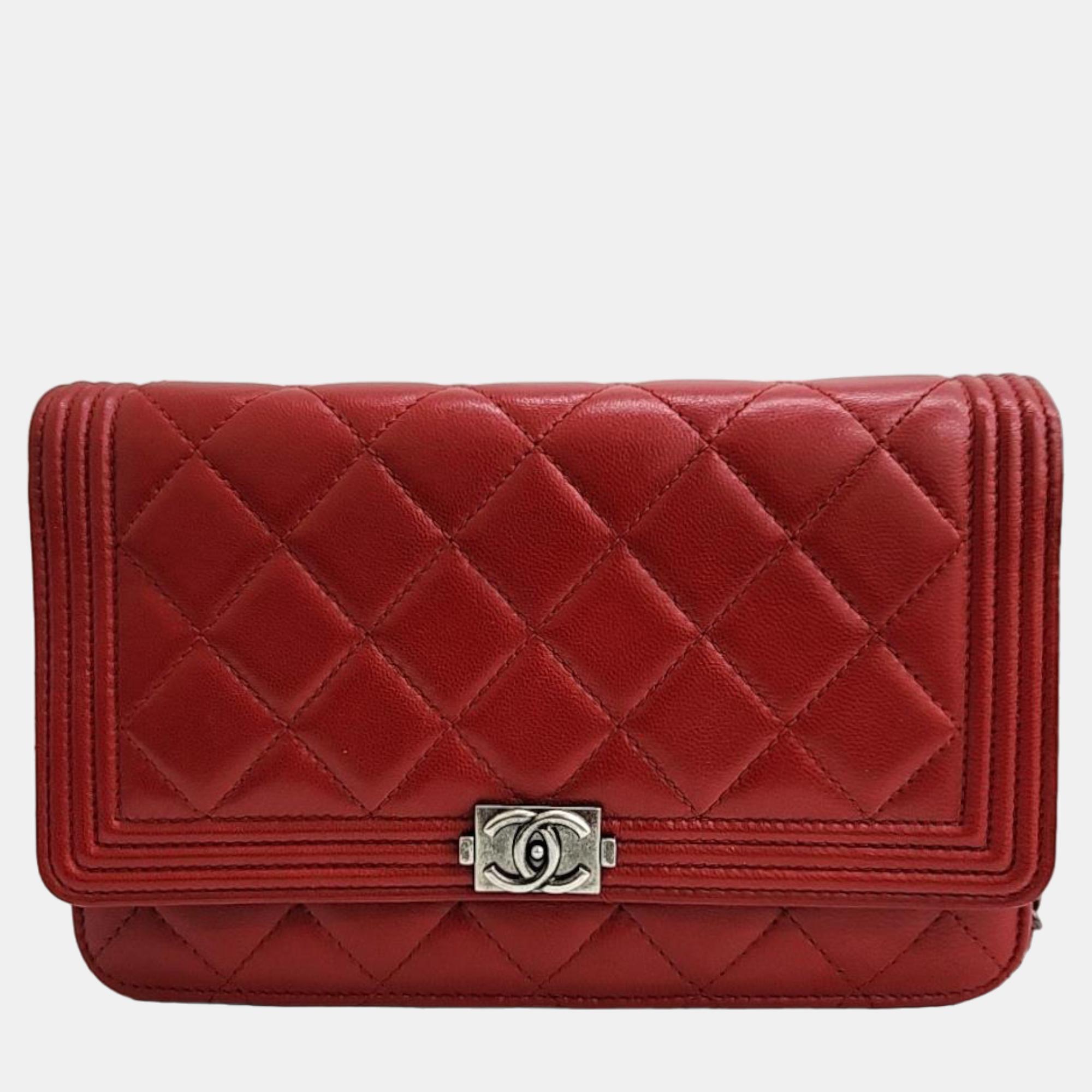 Pre-owned Chanel Red Lambskin Leather Boy Wallet On Chain