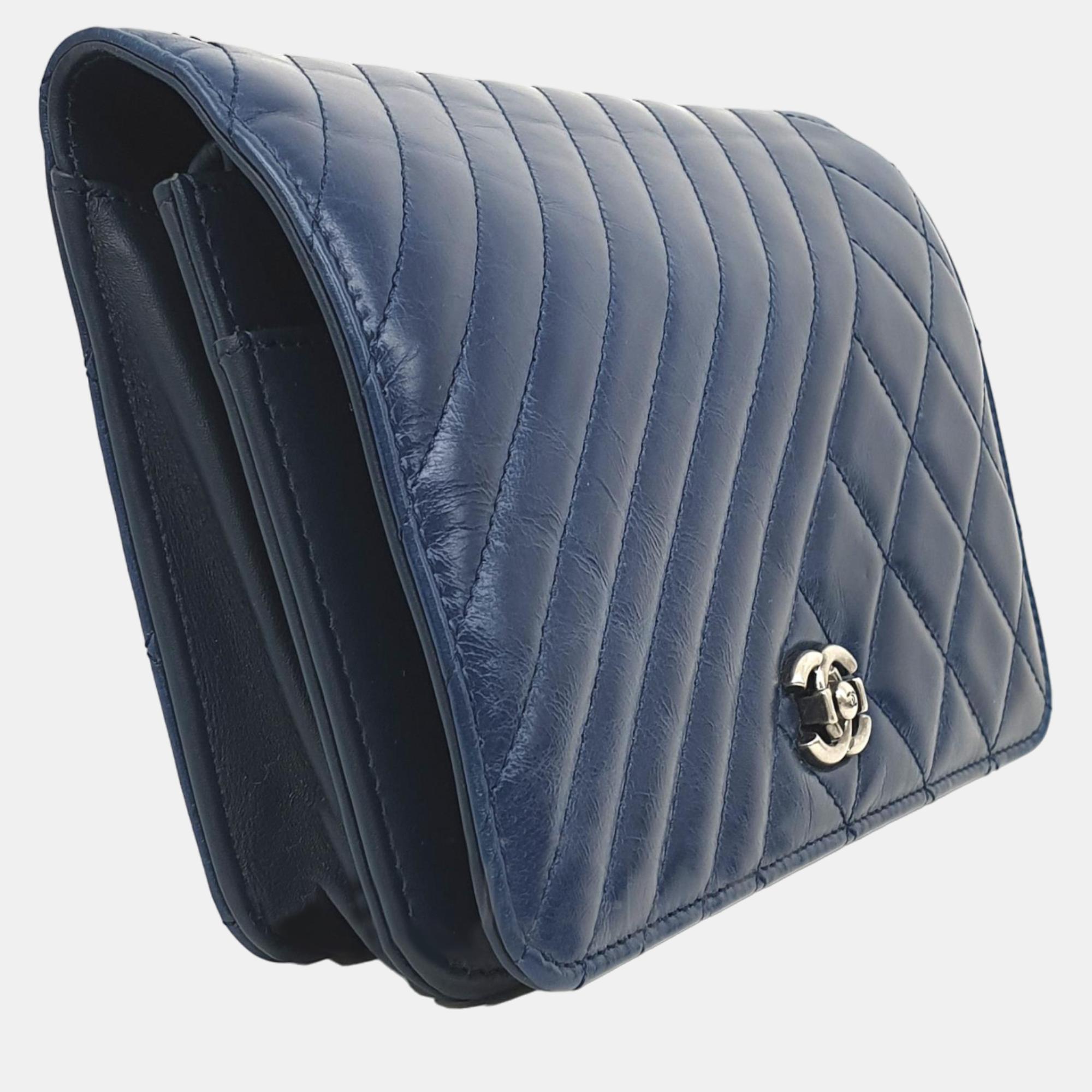 

Chanel Navy Blue Aged Calfskin Leather Quilted Boy Wallet On Chain