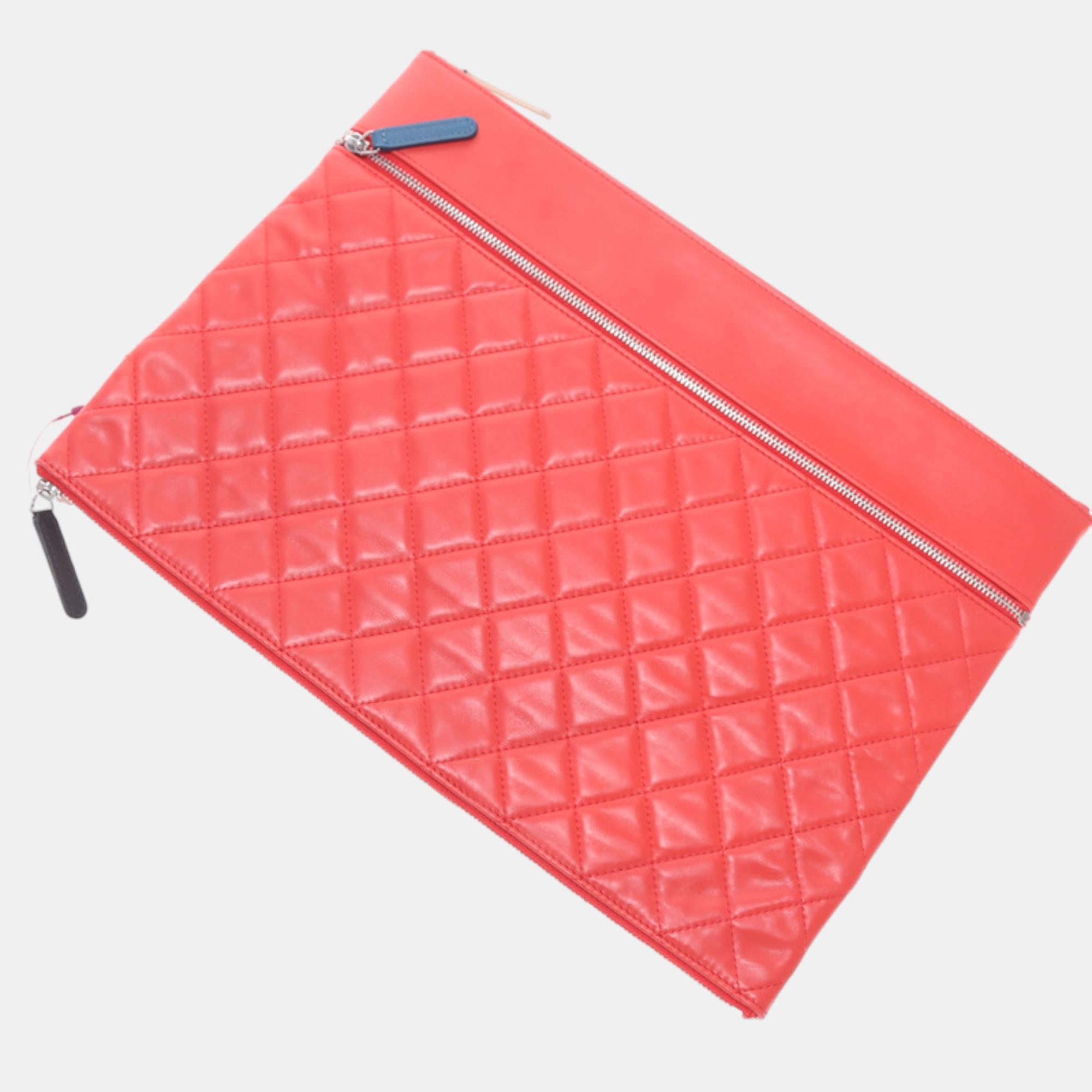 

Chanel Red Leather Clutch Large