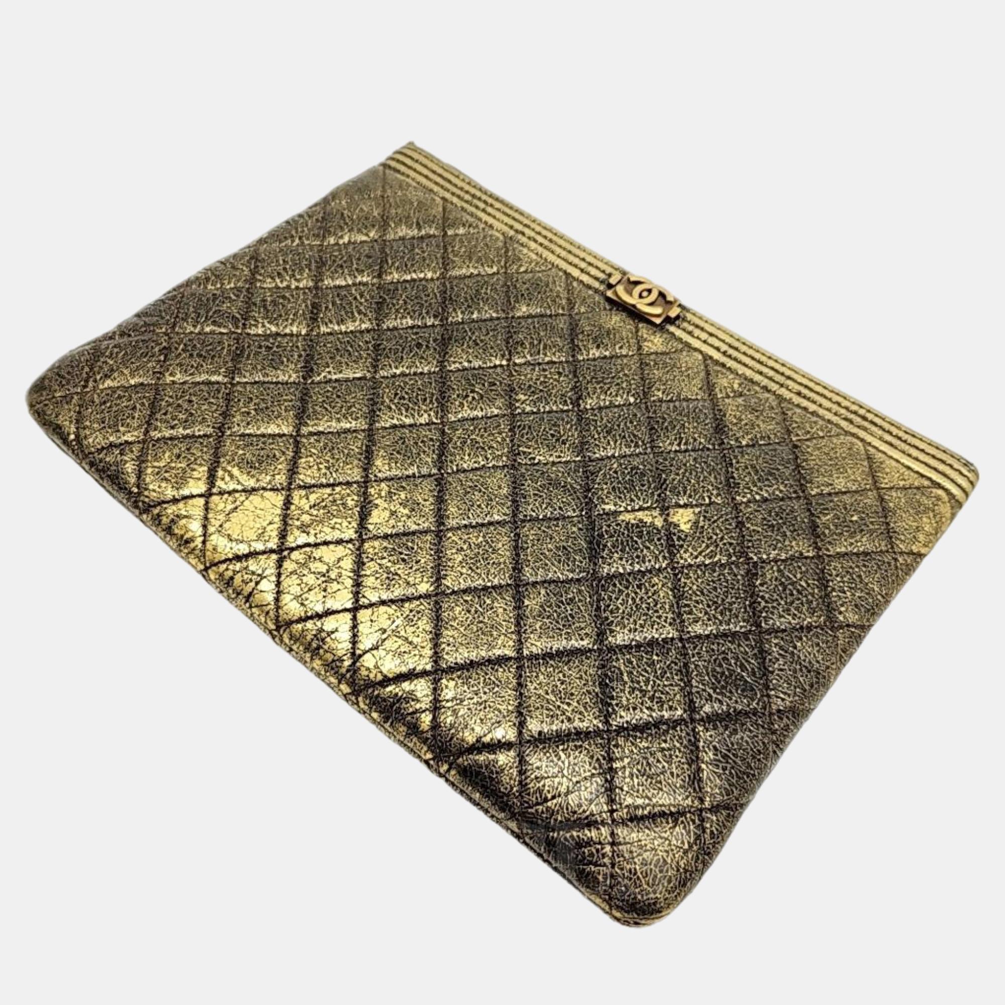 

Chanel Caviar Boy Clutch New Medium, Gold