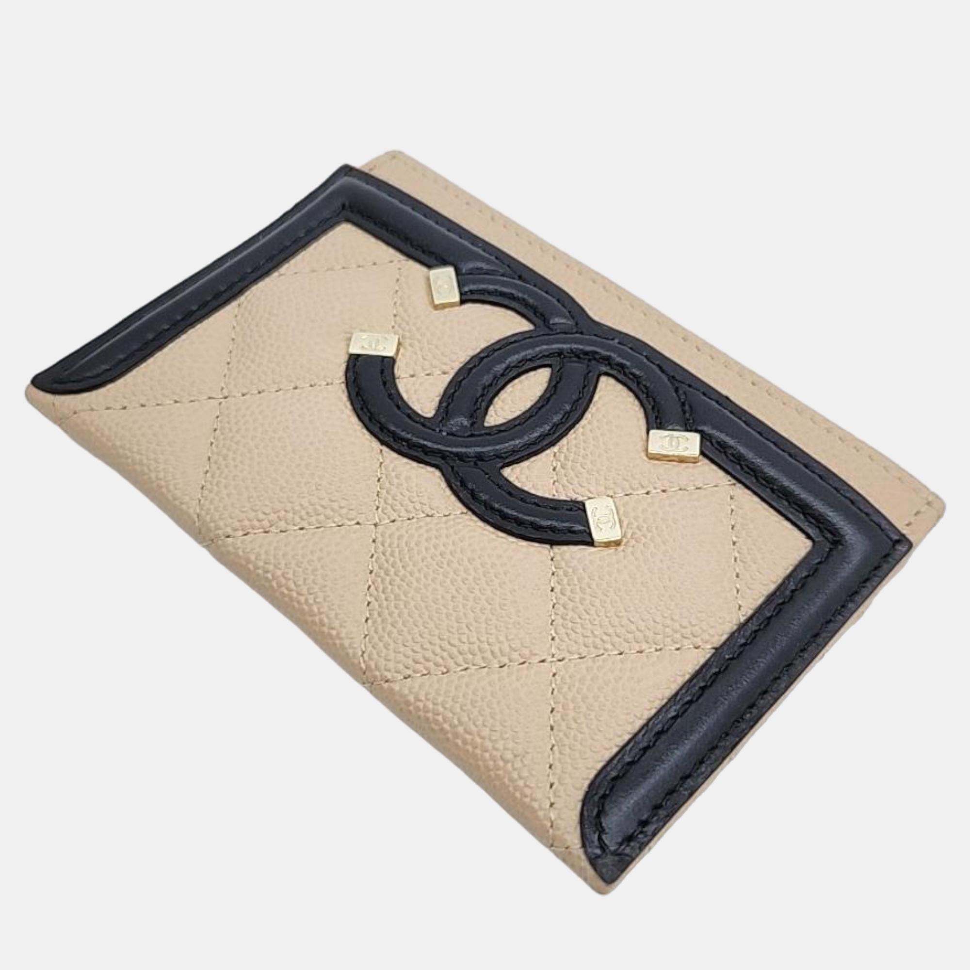 

Chanel Beige/Black caviar card wallet