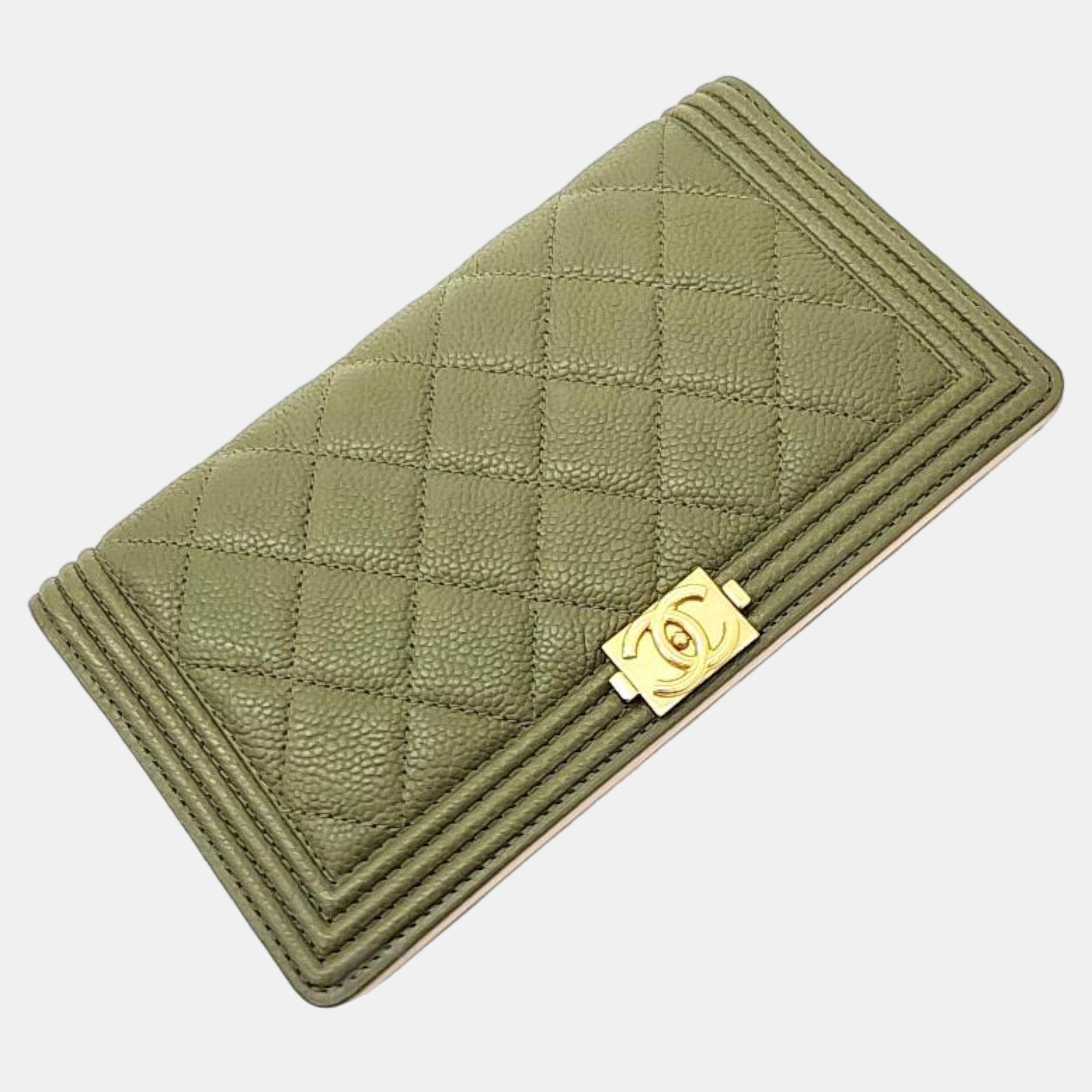 

Chanel Green Caviar Bore Long Wallet