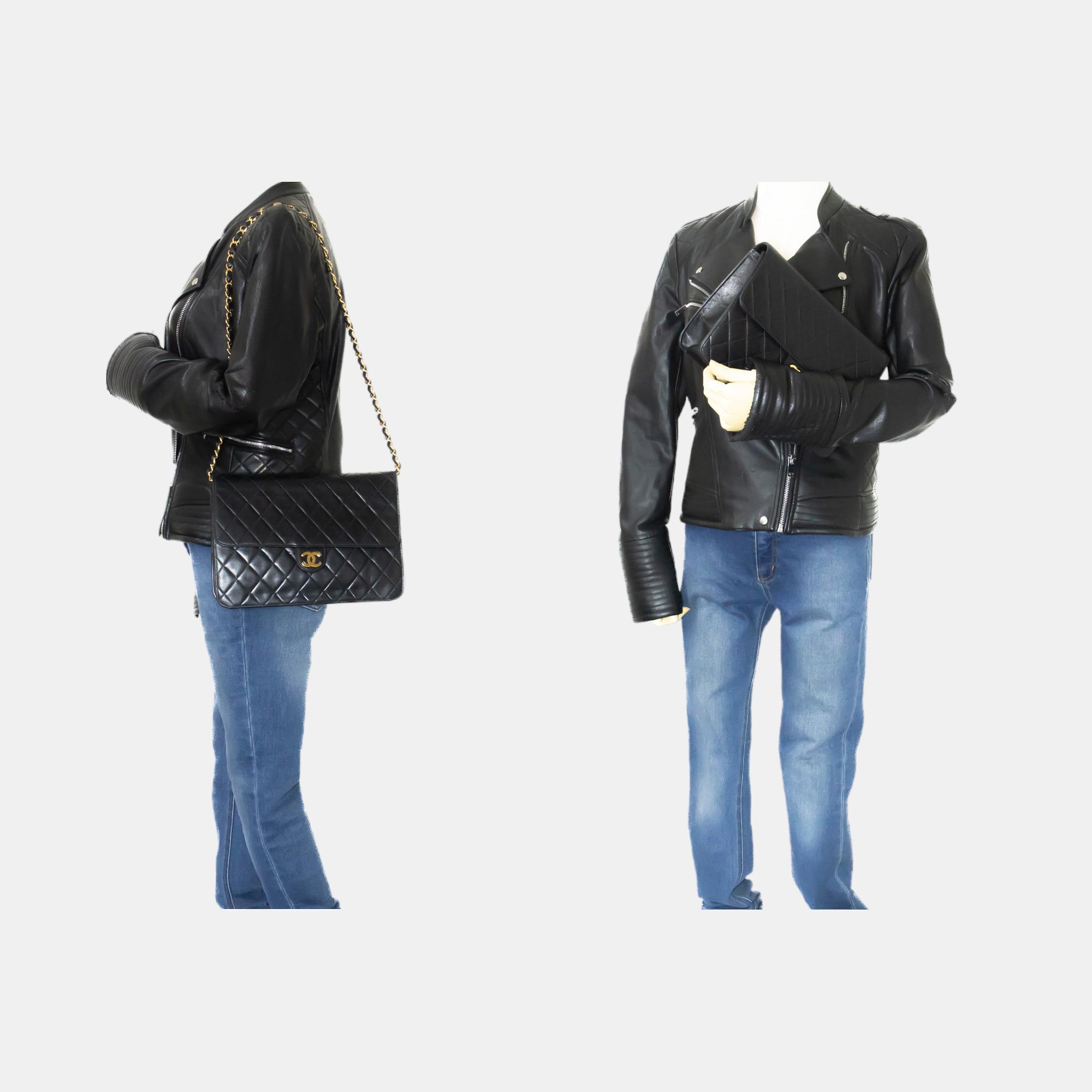 

Chanel Black Leather CC Flap bag