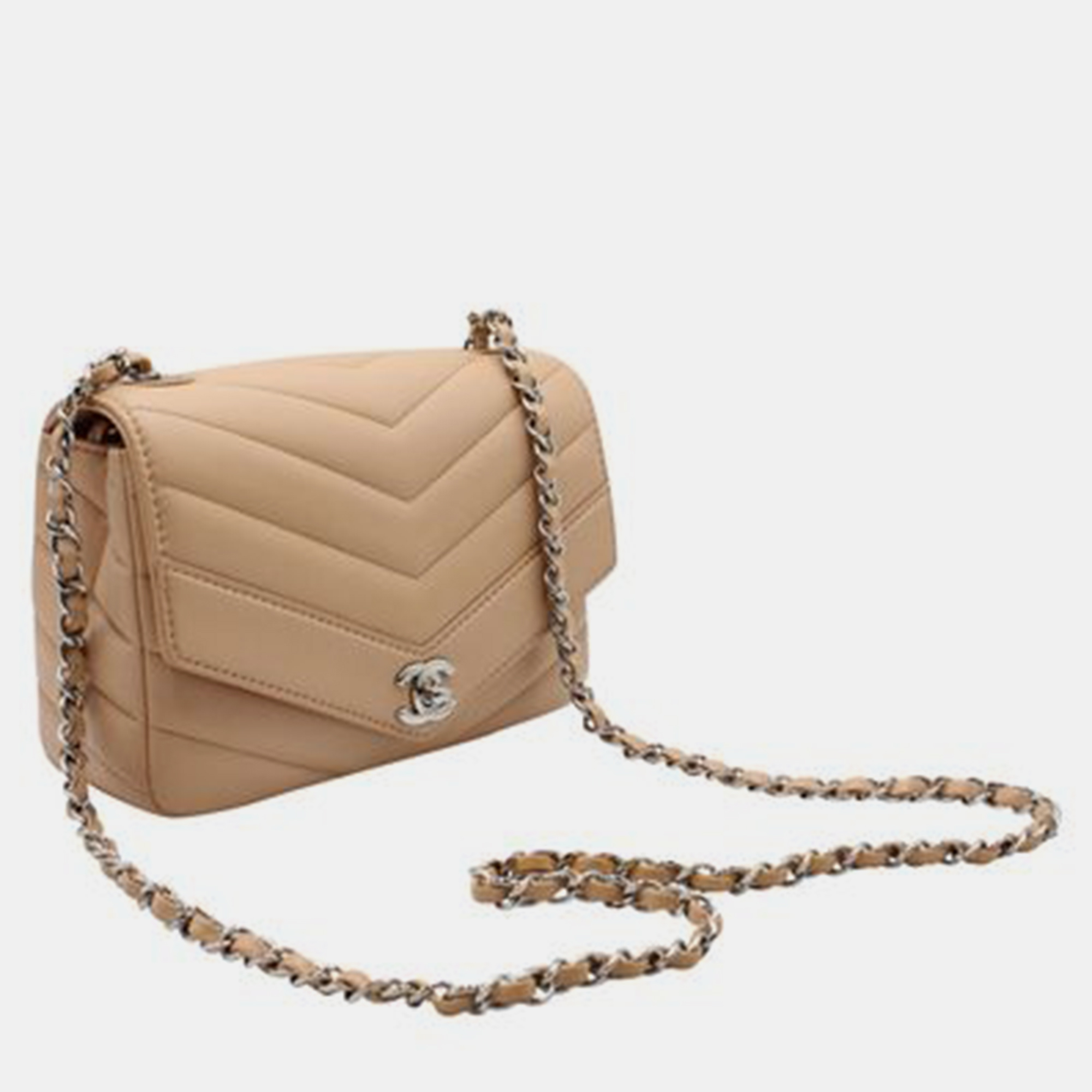 

CHANEL Nude Chevron Flap Bag in Silver Hardware SHOULDER BAGS, Pink