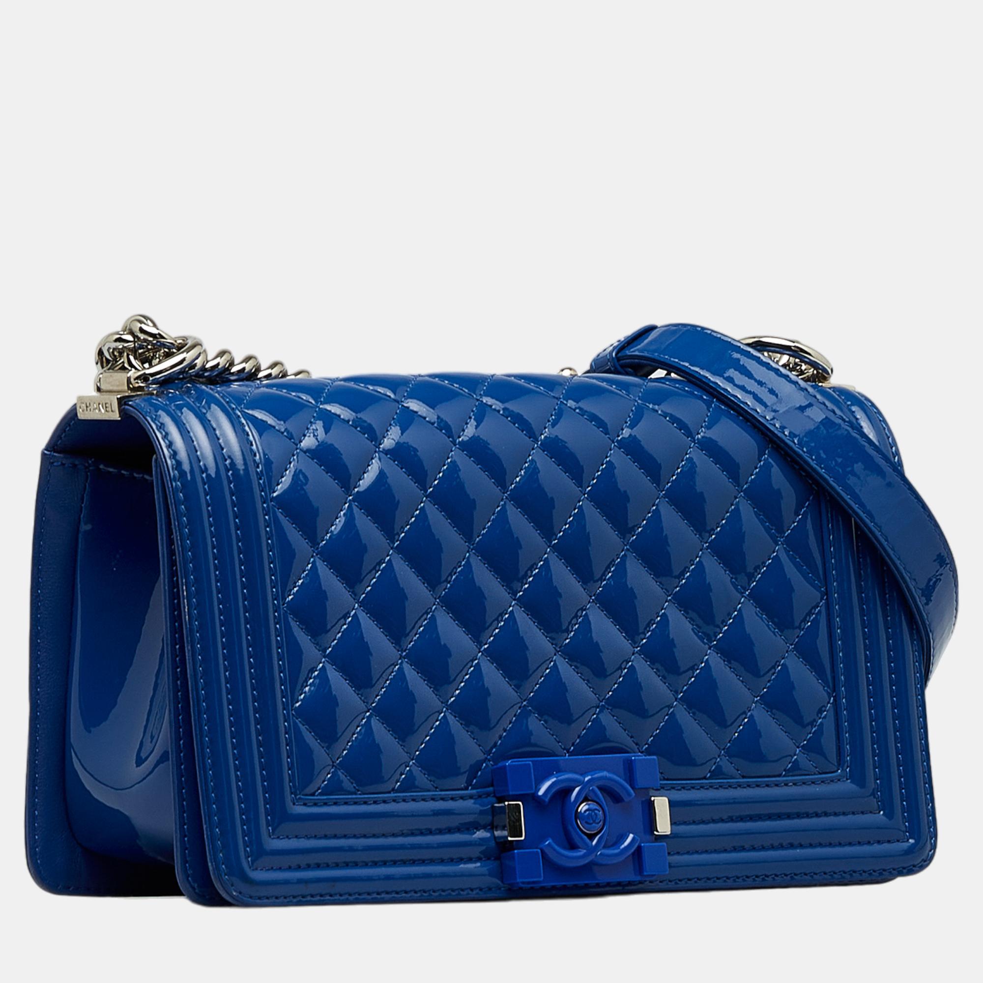 

Chanel Blue Medium Patent Boy Plexiglass Crossbody Bag