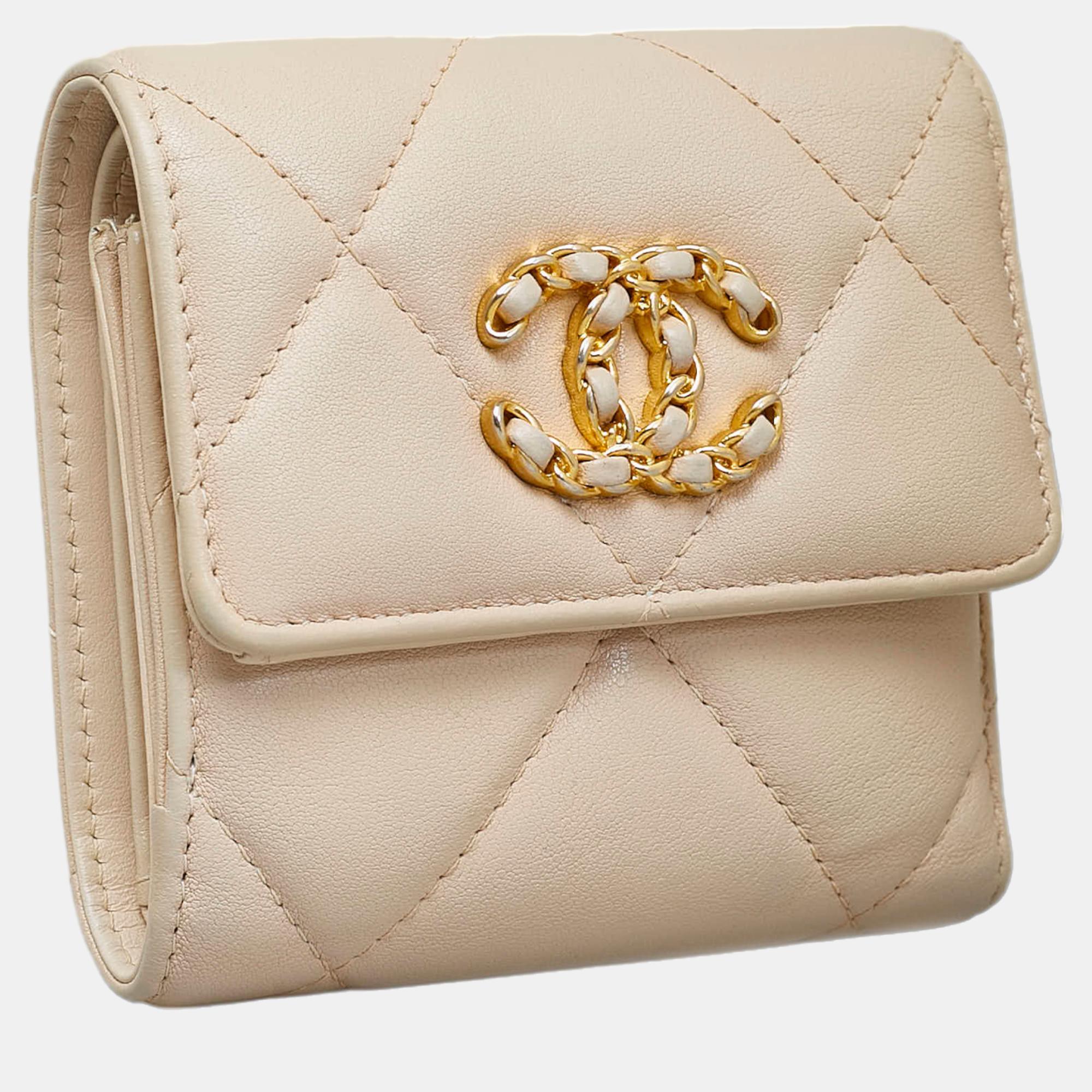 

Chanel Beige 19 Trifold Flap Compact Wallet