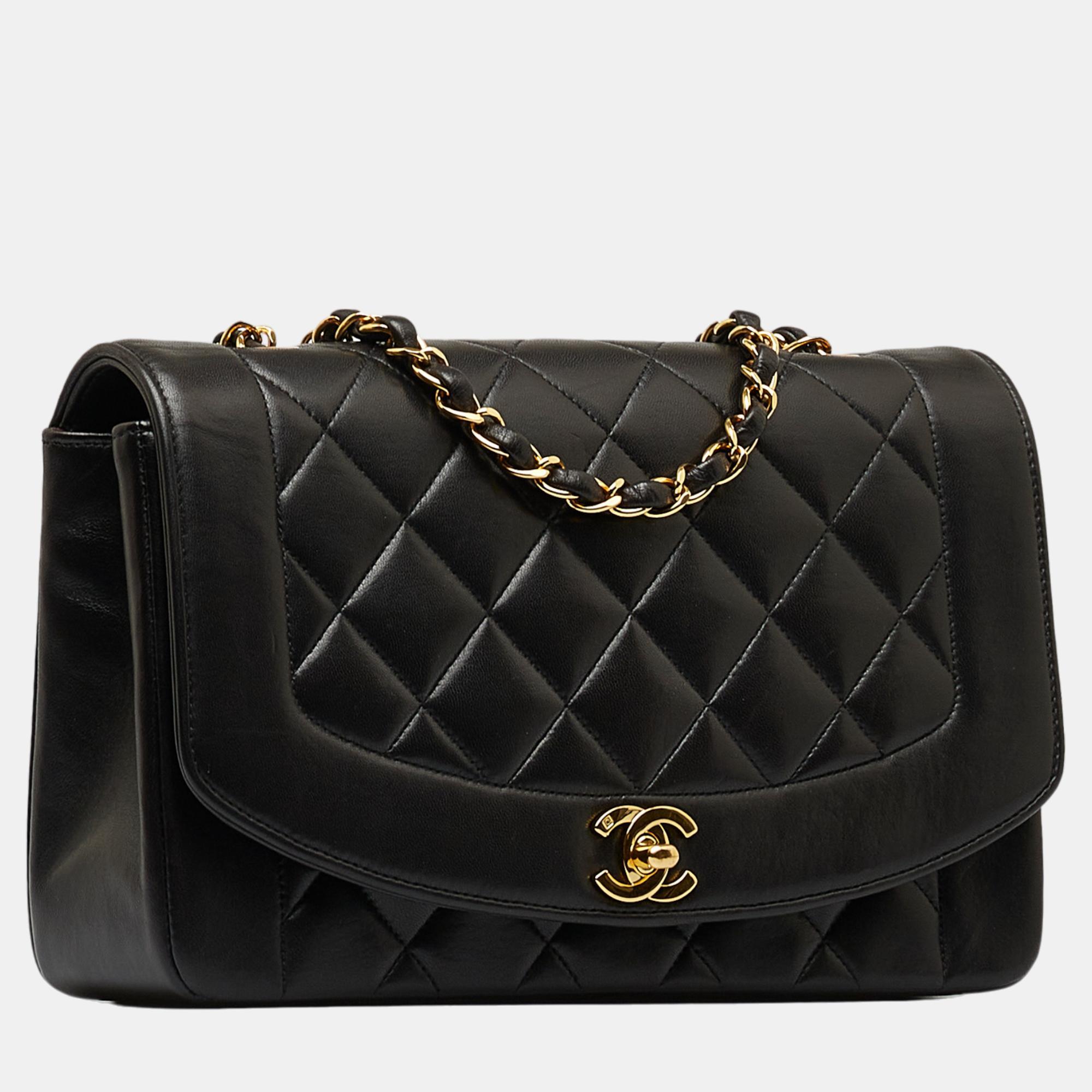 

Chanel Black Medium Lambskin Diana Flap