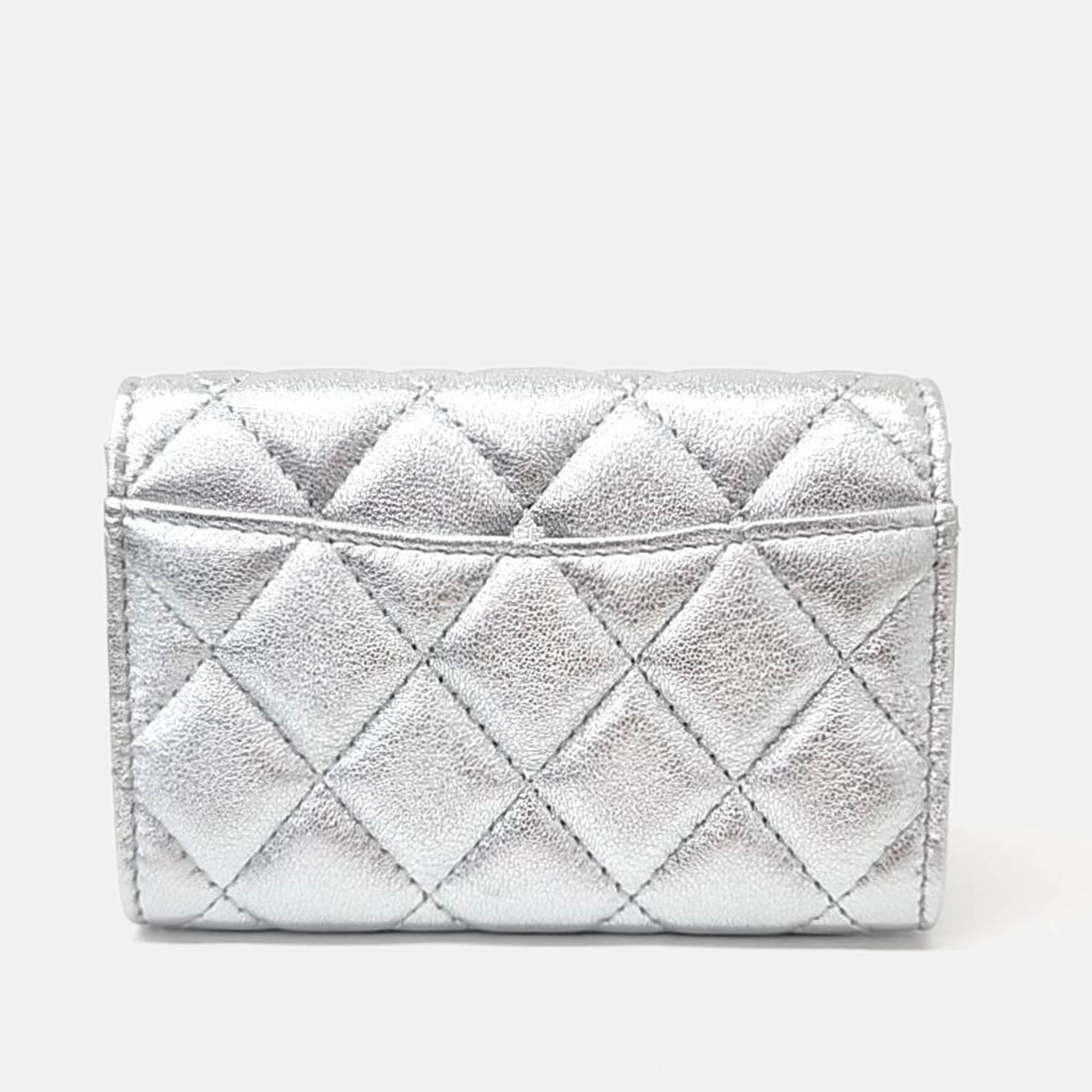 

Chanel Leather Silver card wallet