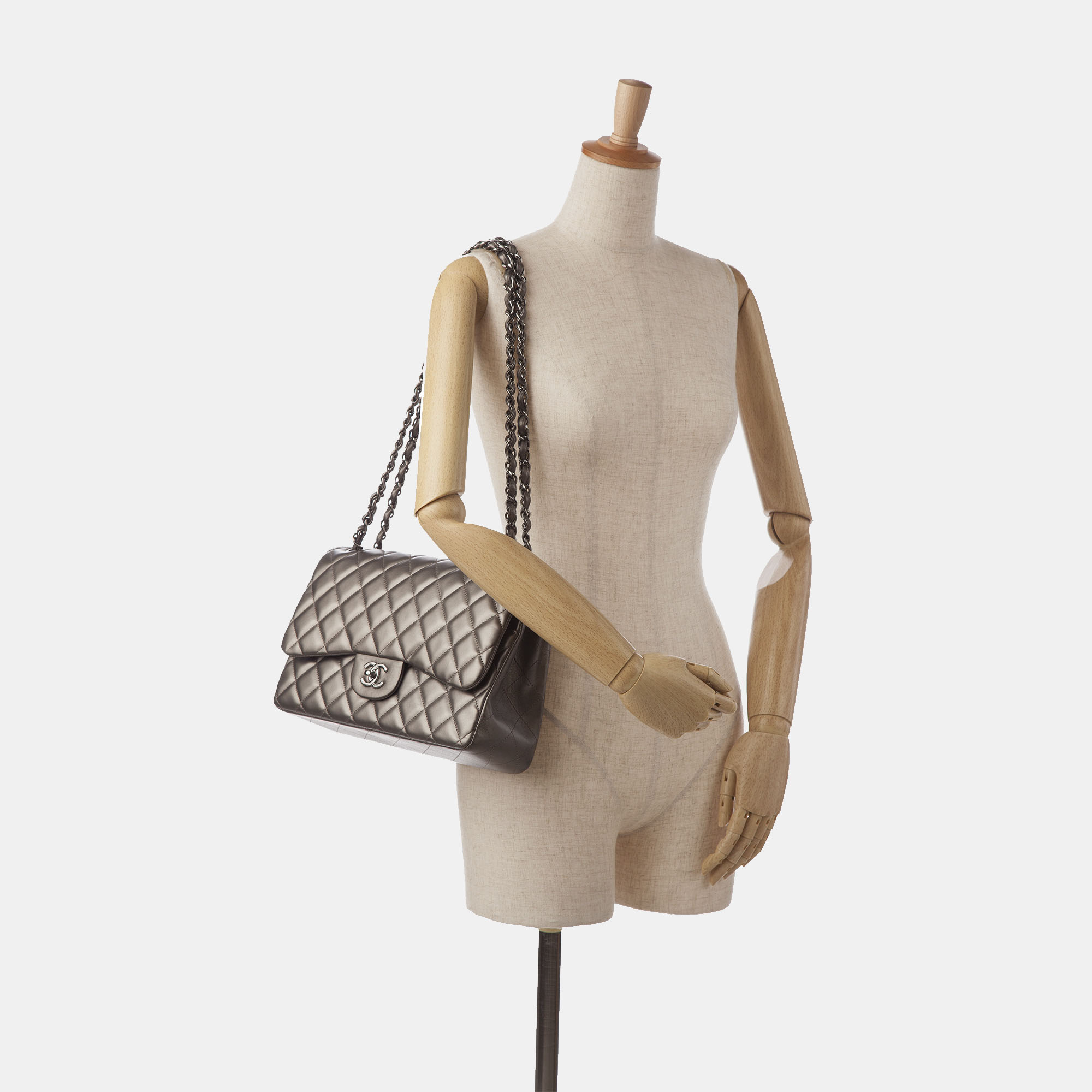

Chanel Jumbo Classic Lambskin Double Flap, Grey