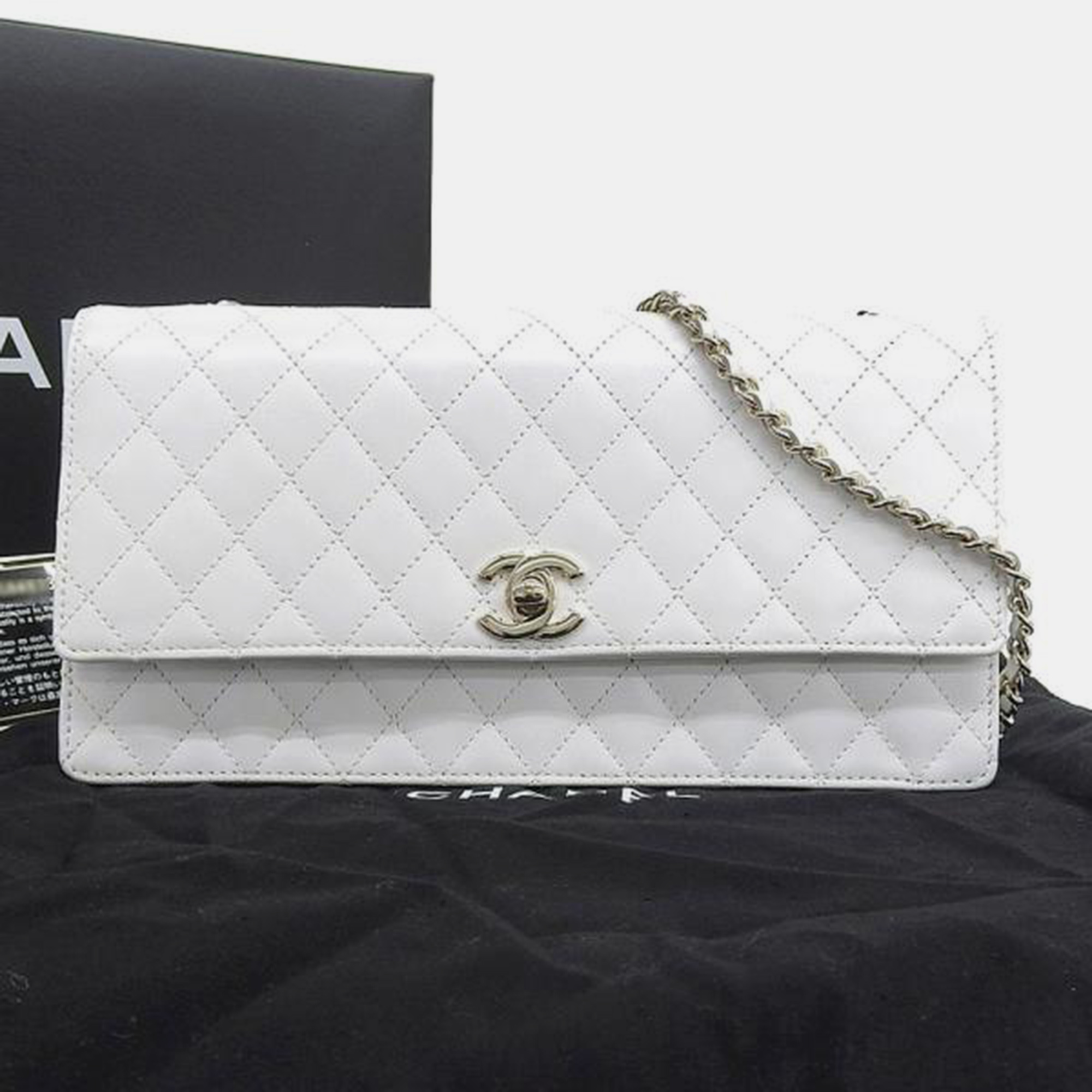 

Chanel White CC Matelasse Flap Shoulder Bag
