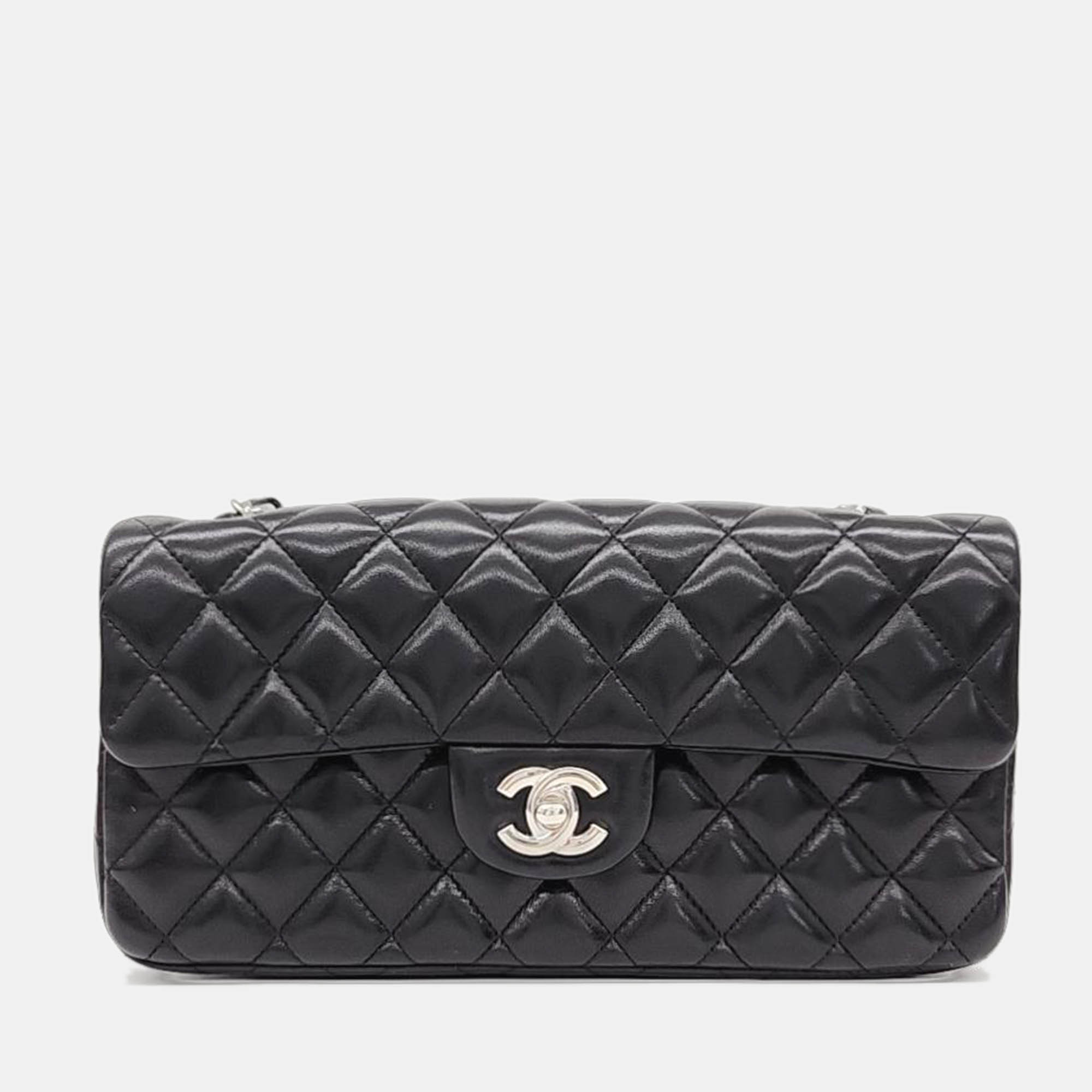 

Chanel Black Lambskin New Classic Baguette Bag