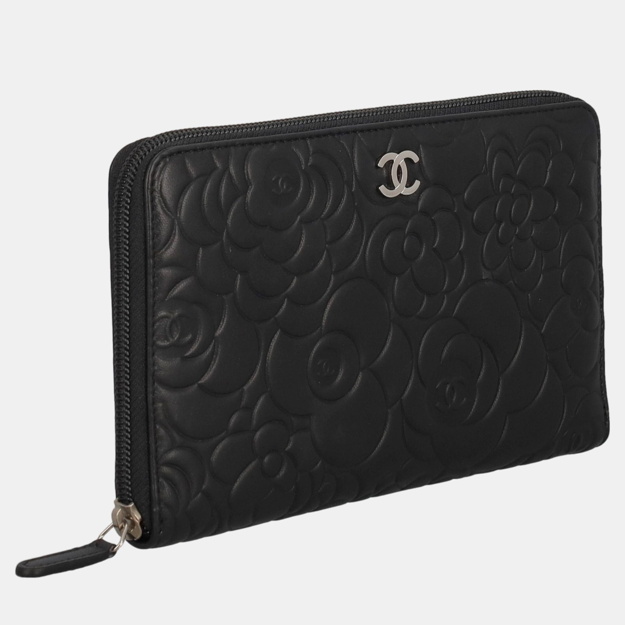 

Chanel Women's Leather Wallet - Black