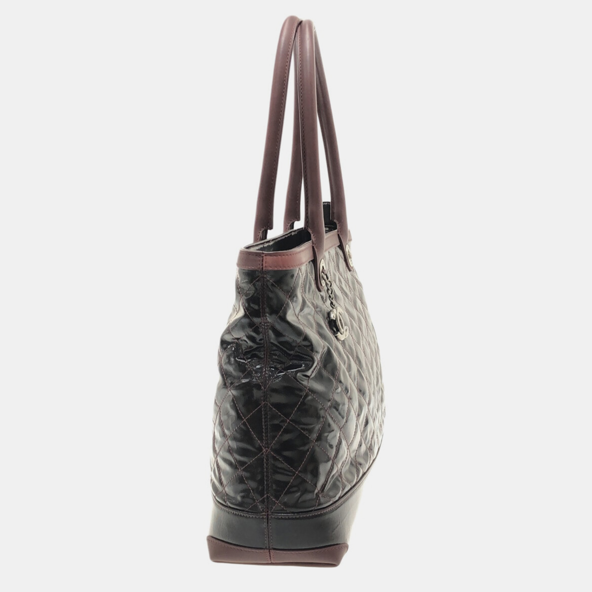 

Chanel Black Patent Leather shoulder bag