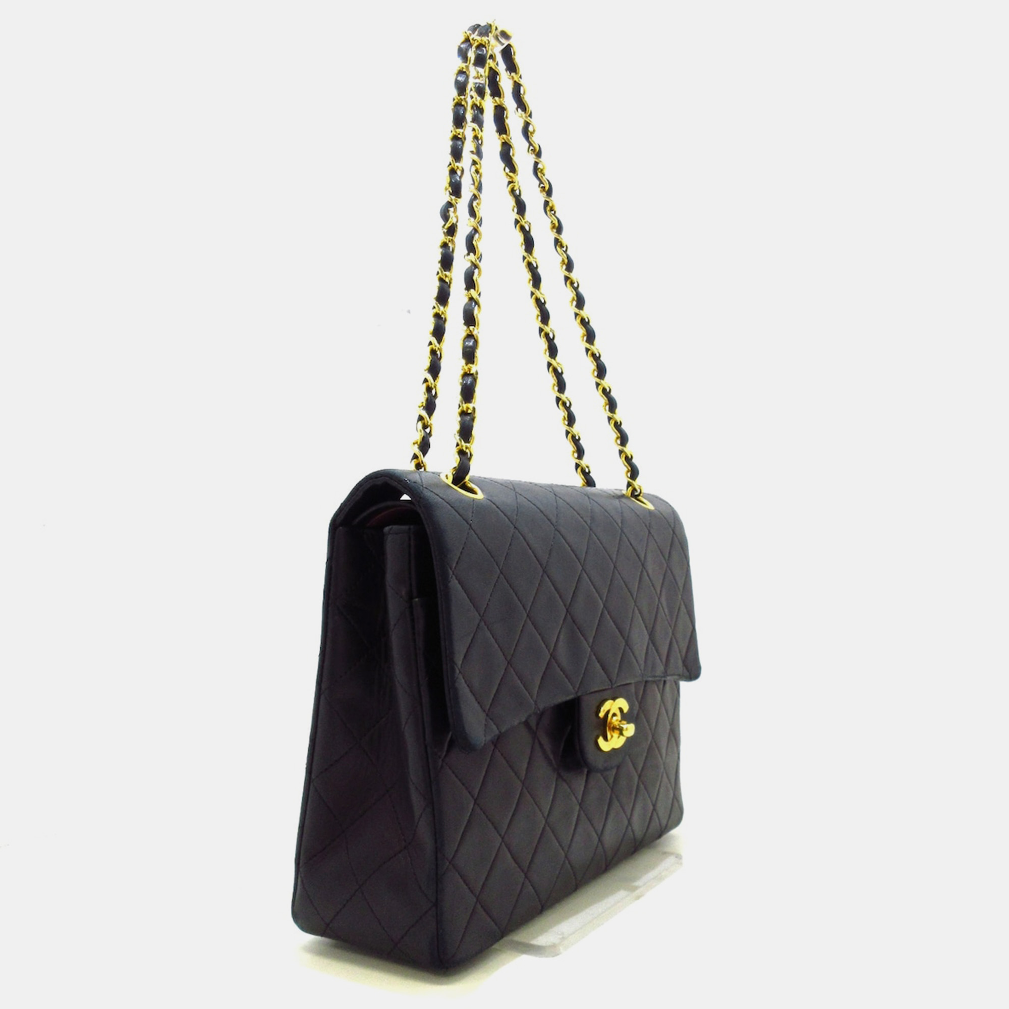 

Chanel Black Leather shoulder Bag