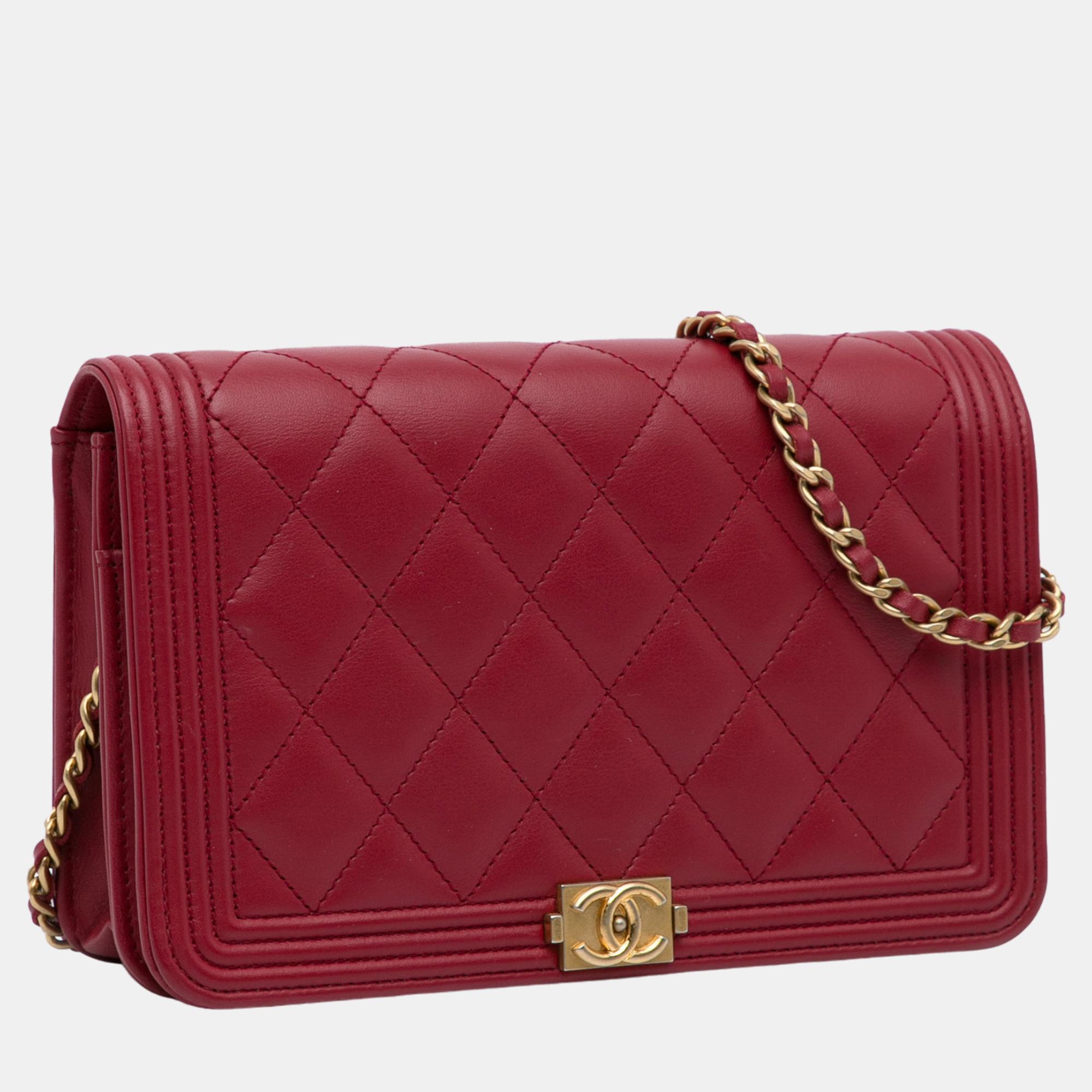 

Chanel Red Lambskin Boy Wallet On Chain