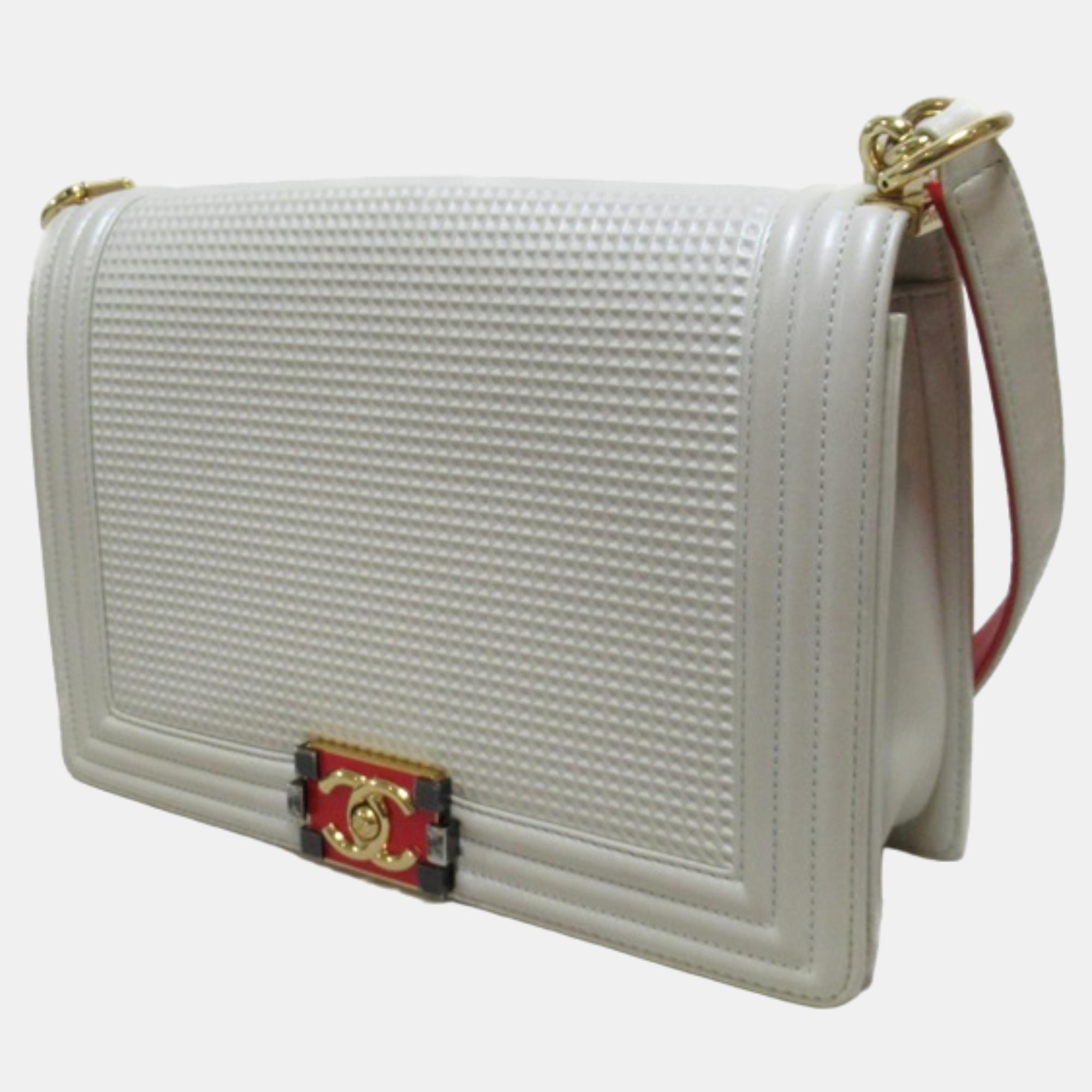 

Chanel White Leather Boy Large Flap Bag