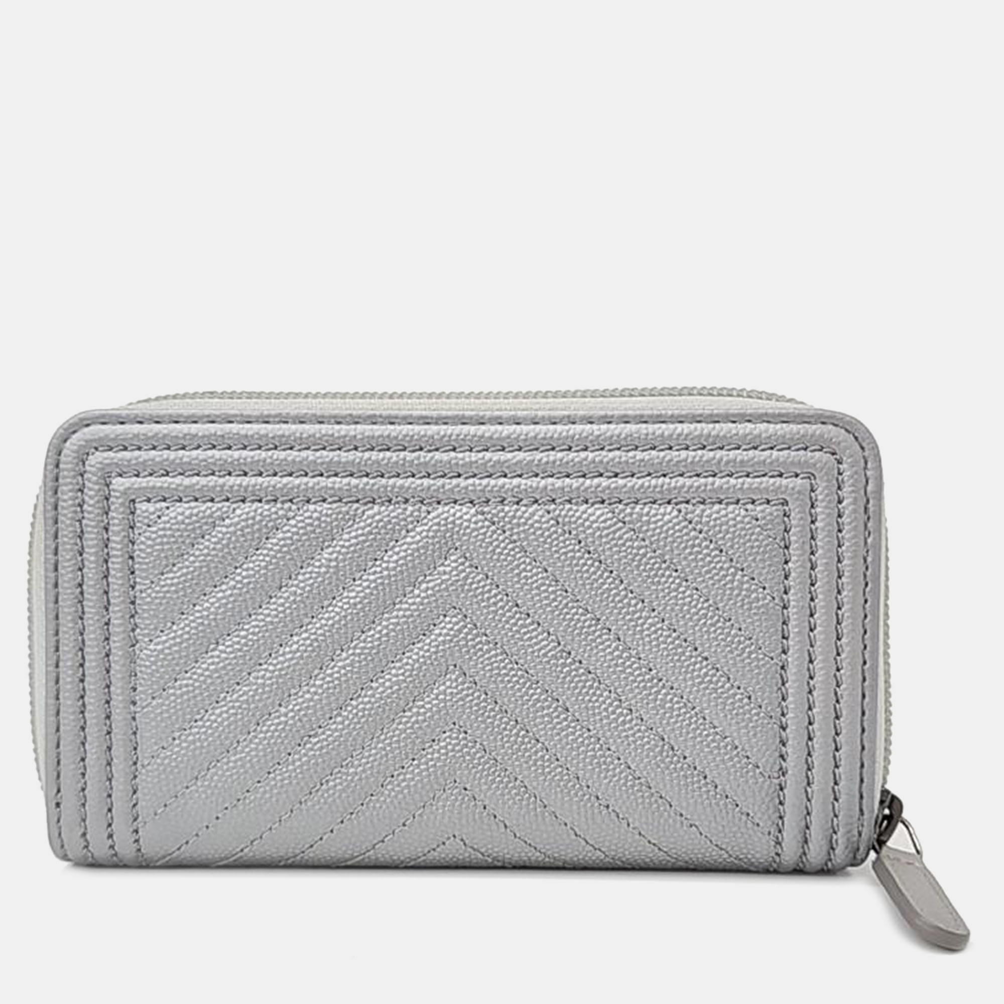 

Chanel Caviar Chevron Boy Medium Wallet, Silver