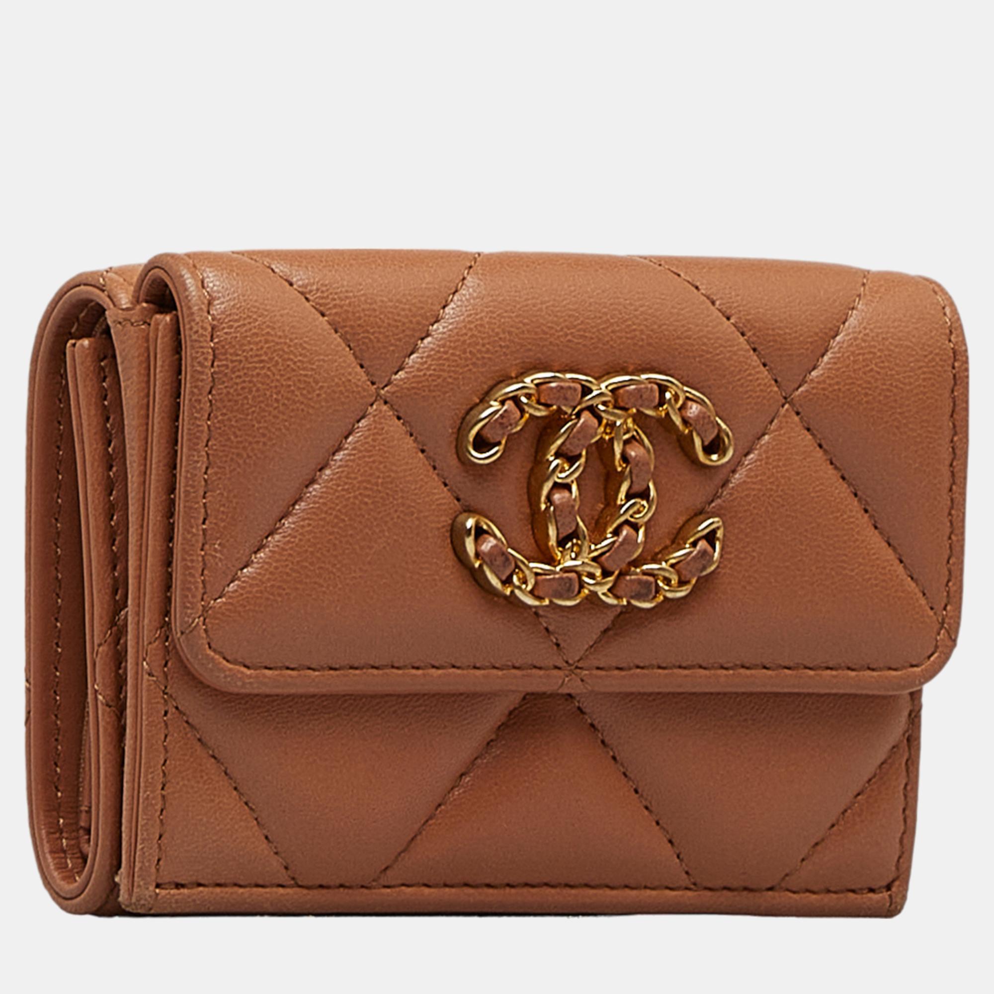 

Chanel Brown 19 Trifold Flap Compact Wallet