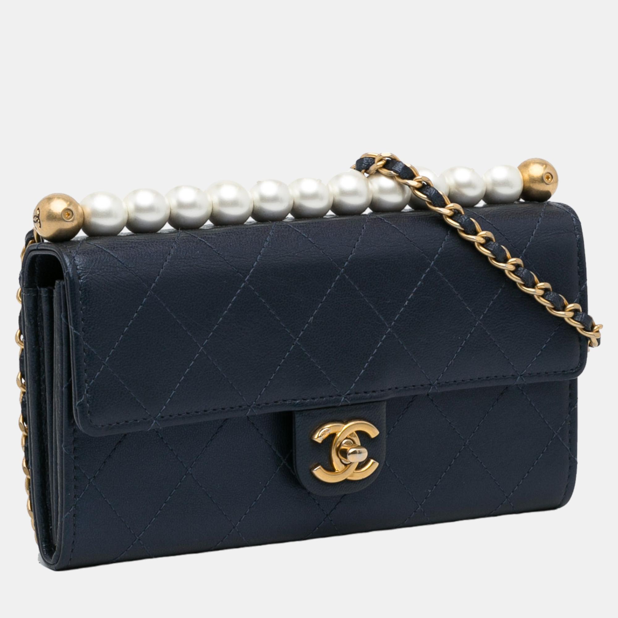 

Chanel Navy Blue Chic Pearls Goatskin Wallet on Chain