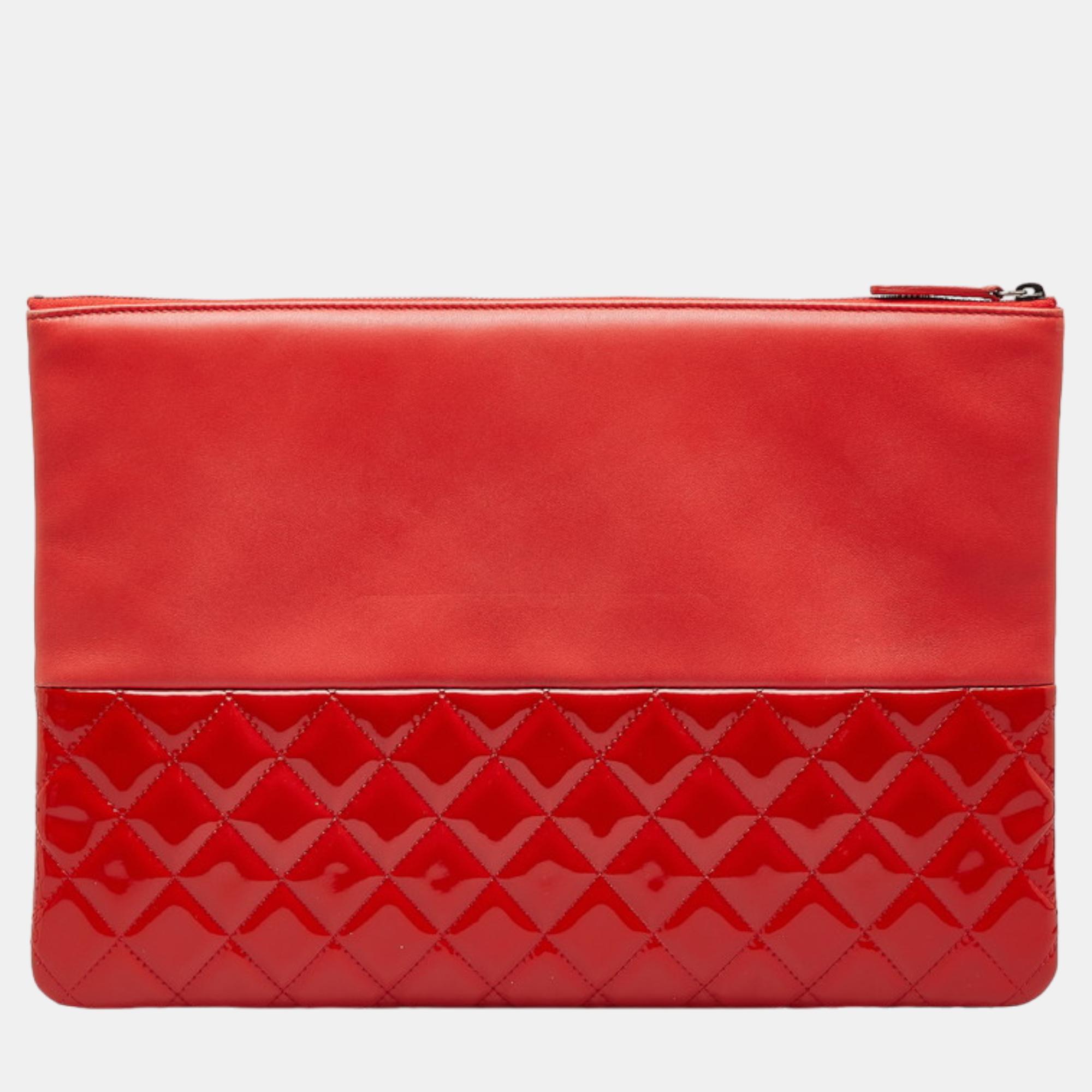 

Chanel Red Patent Leather Large Gabrielle O-Case Pouch