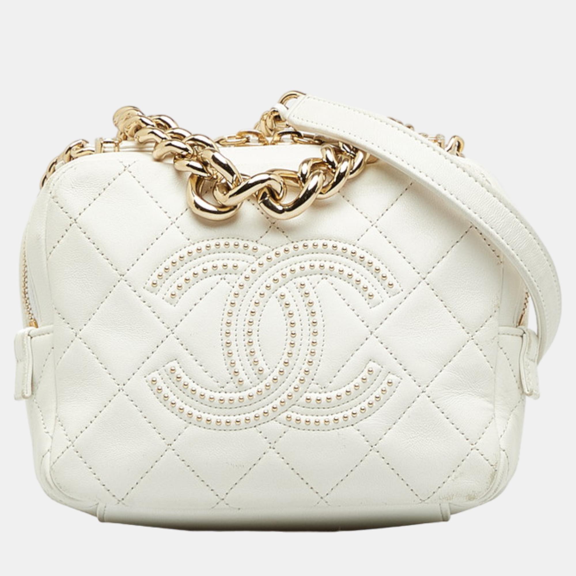 

Chanel White Leather CC Quilted Leather Chain Crossbody Bag Crossbody Bag