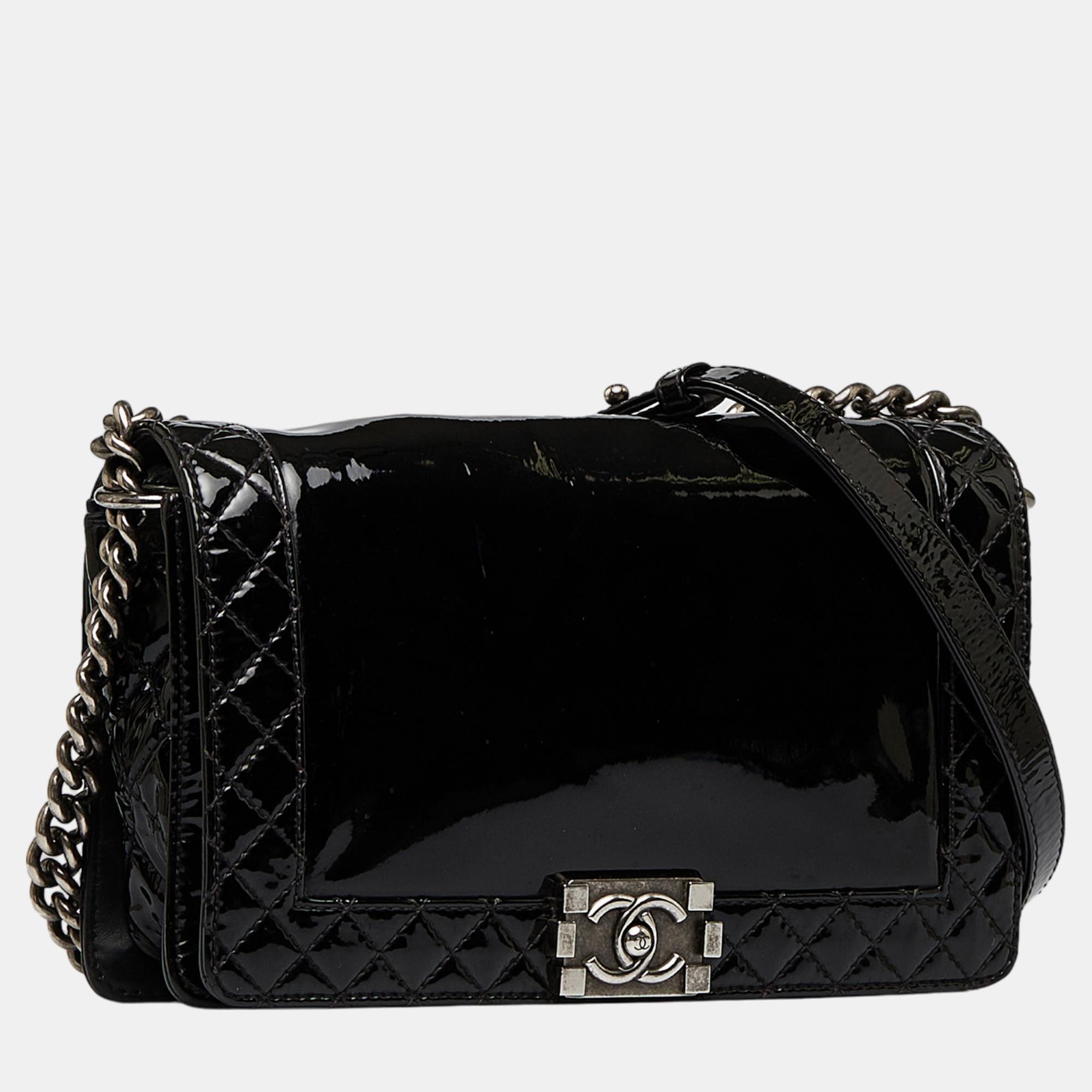 

Chanel Black Medium Patent Reverso Boy Flap