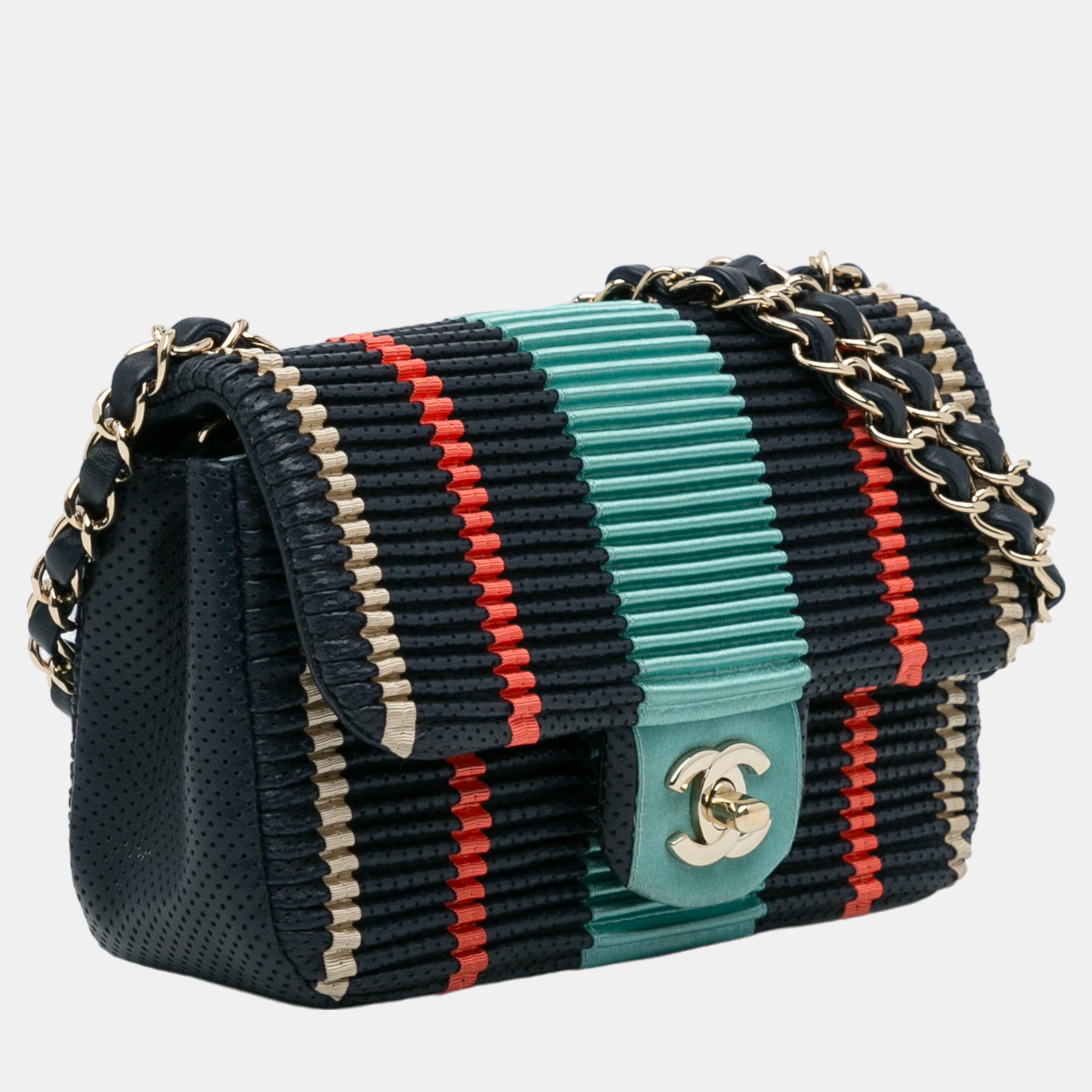 

Chanel Black New Mini Classic Single Flap